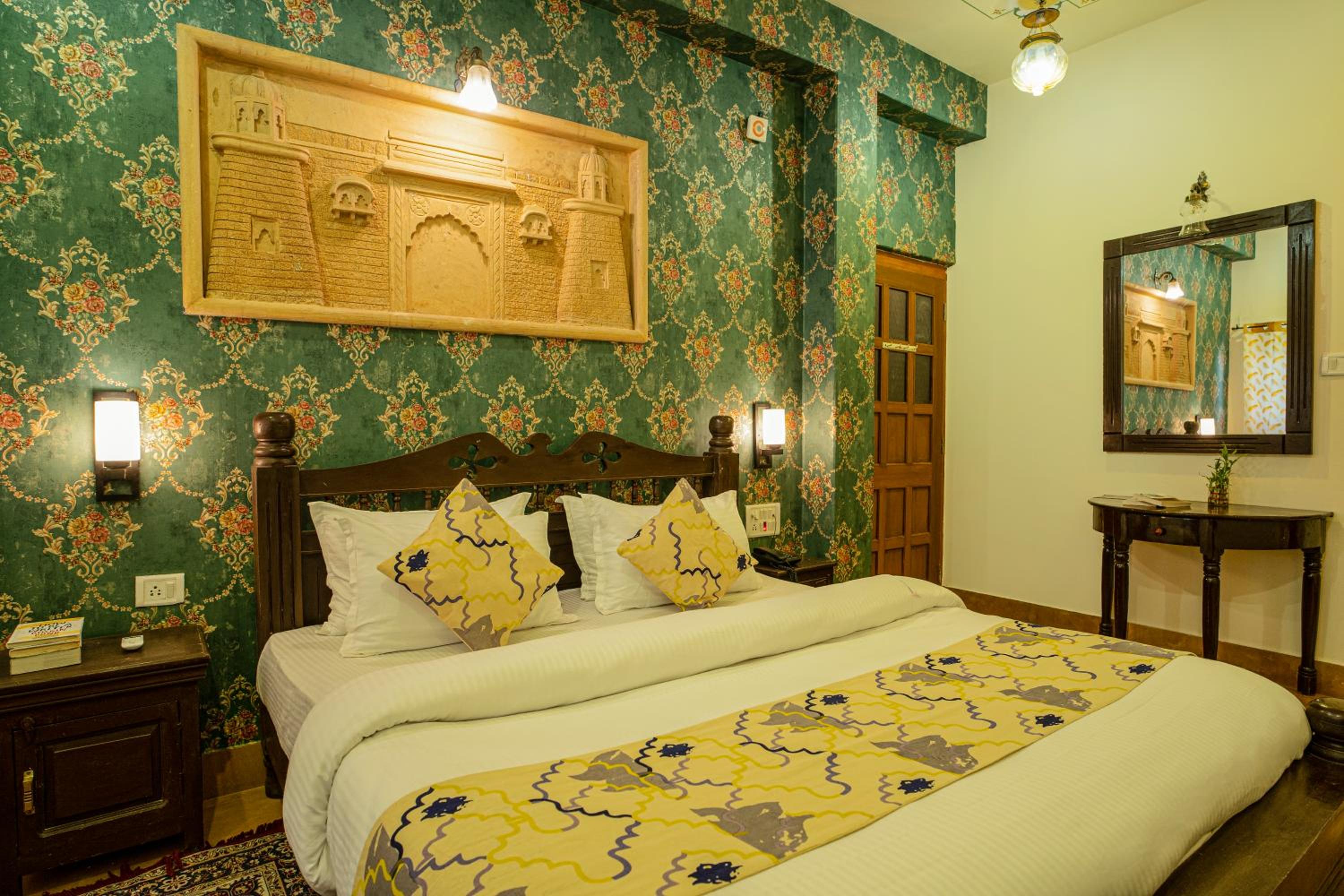 Deluxe Room - Photo 21