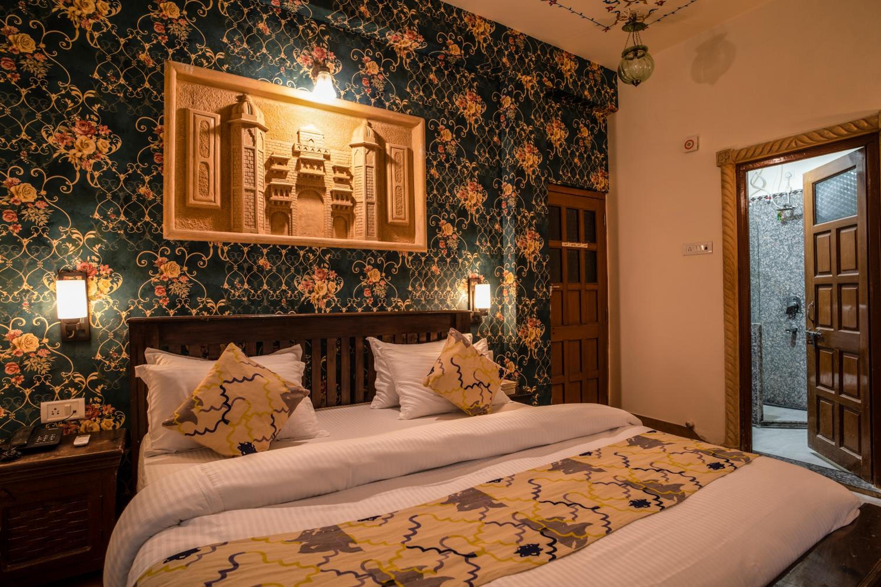 Deluxe Room - Photo 7