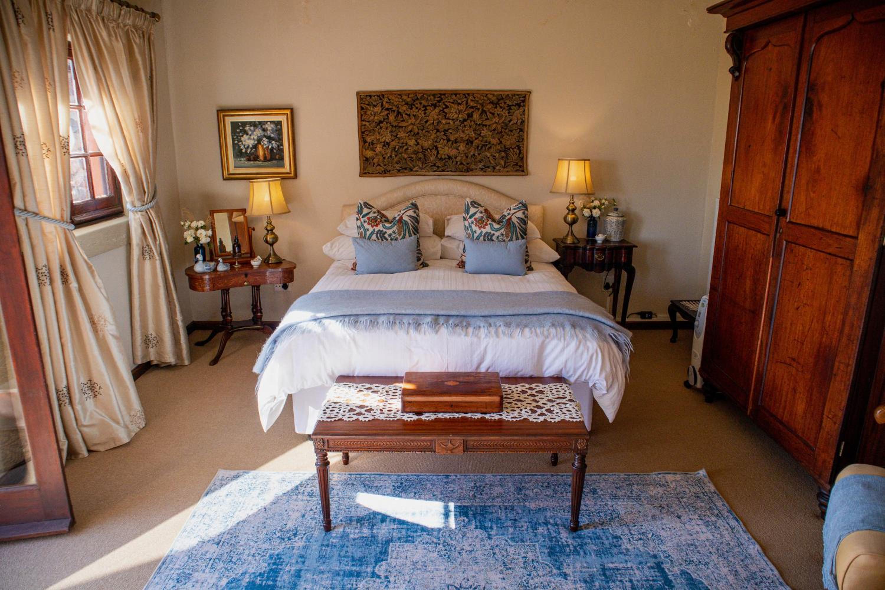 Double Room with Patio - Photo 6