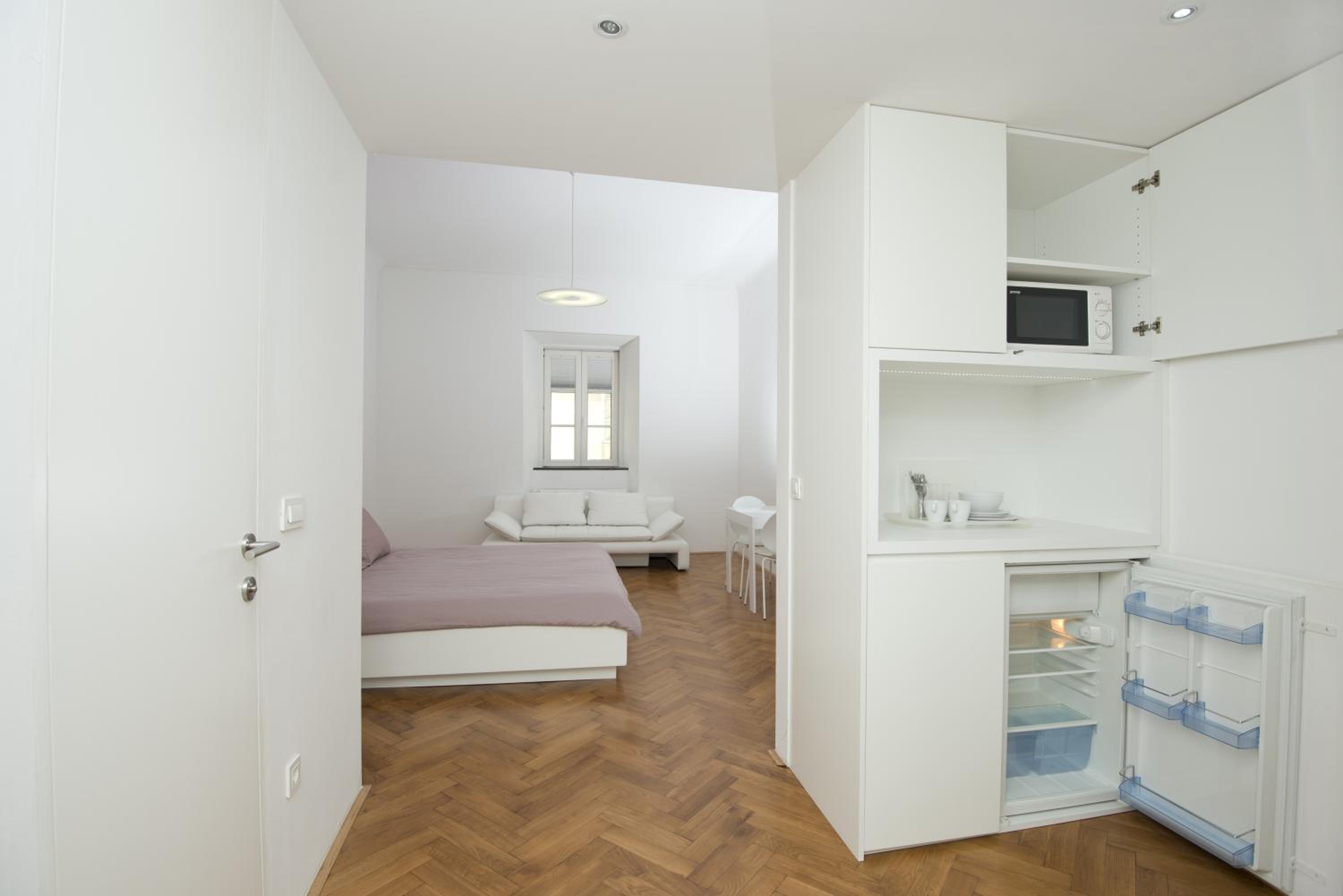 Double Room - Photo 14