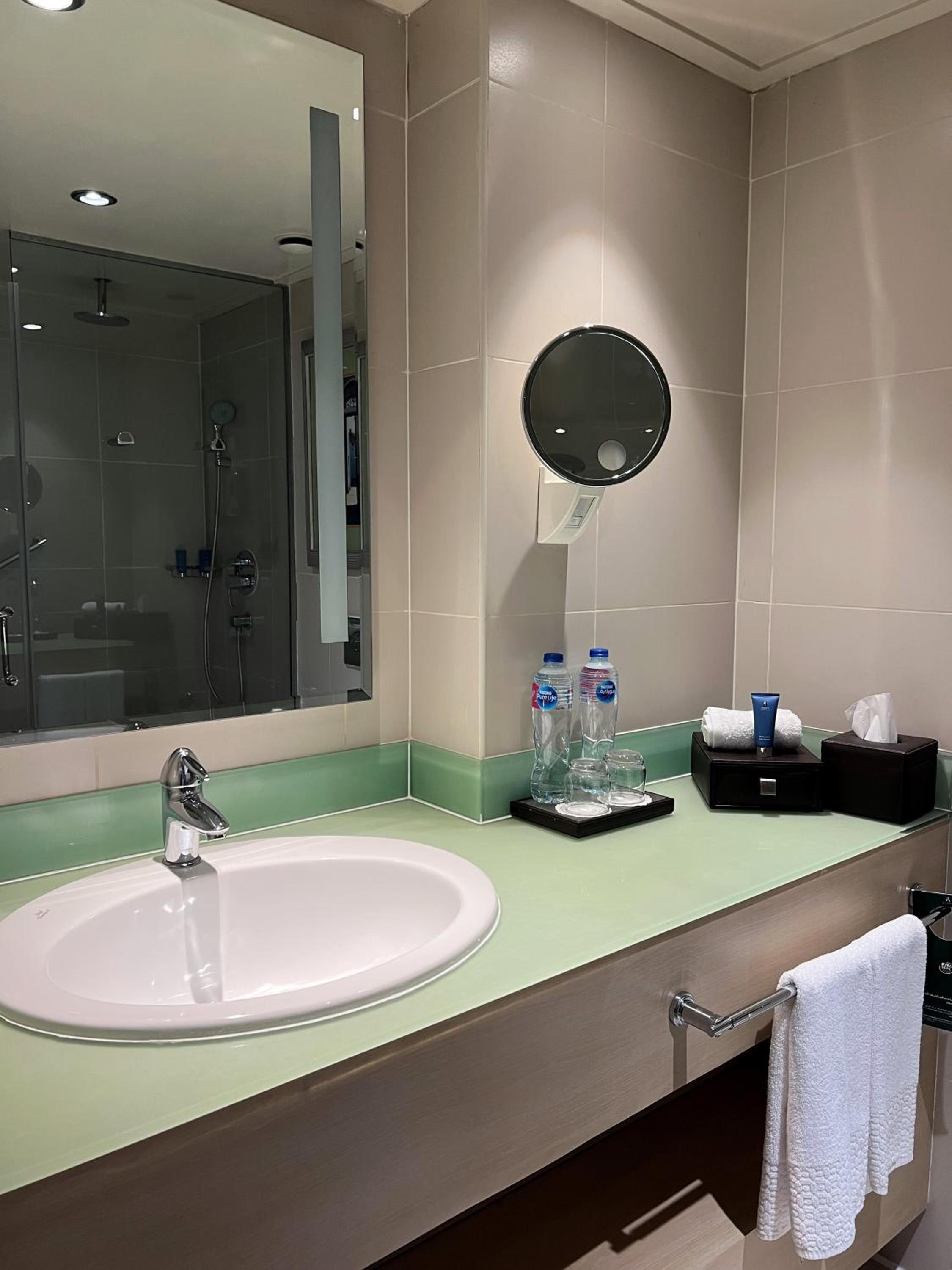 Premium King Room on High Floor with Partial Nile View