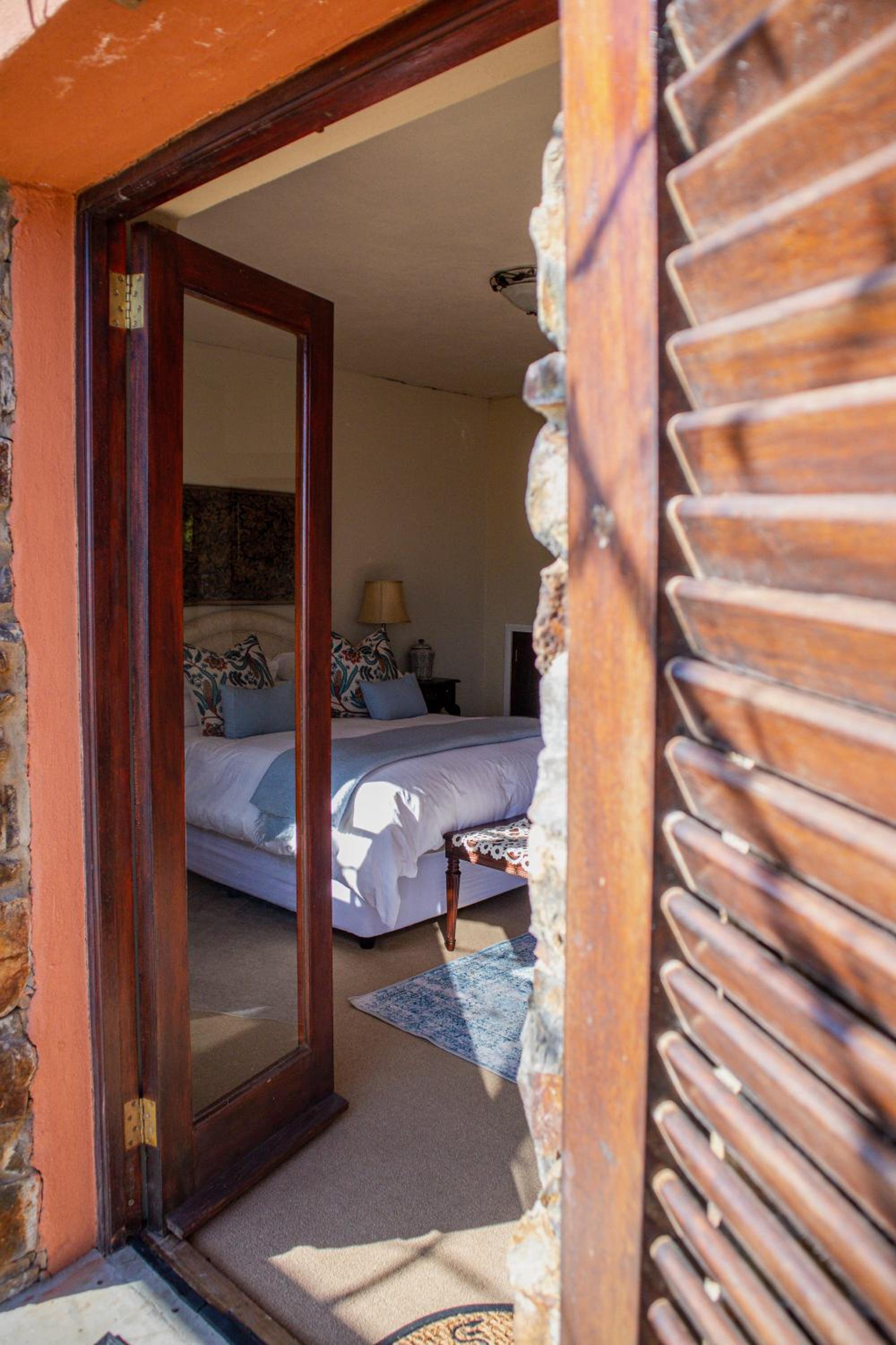 Double Room with Patio - Photo 8