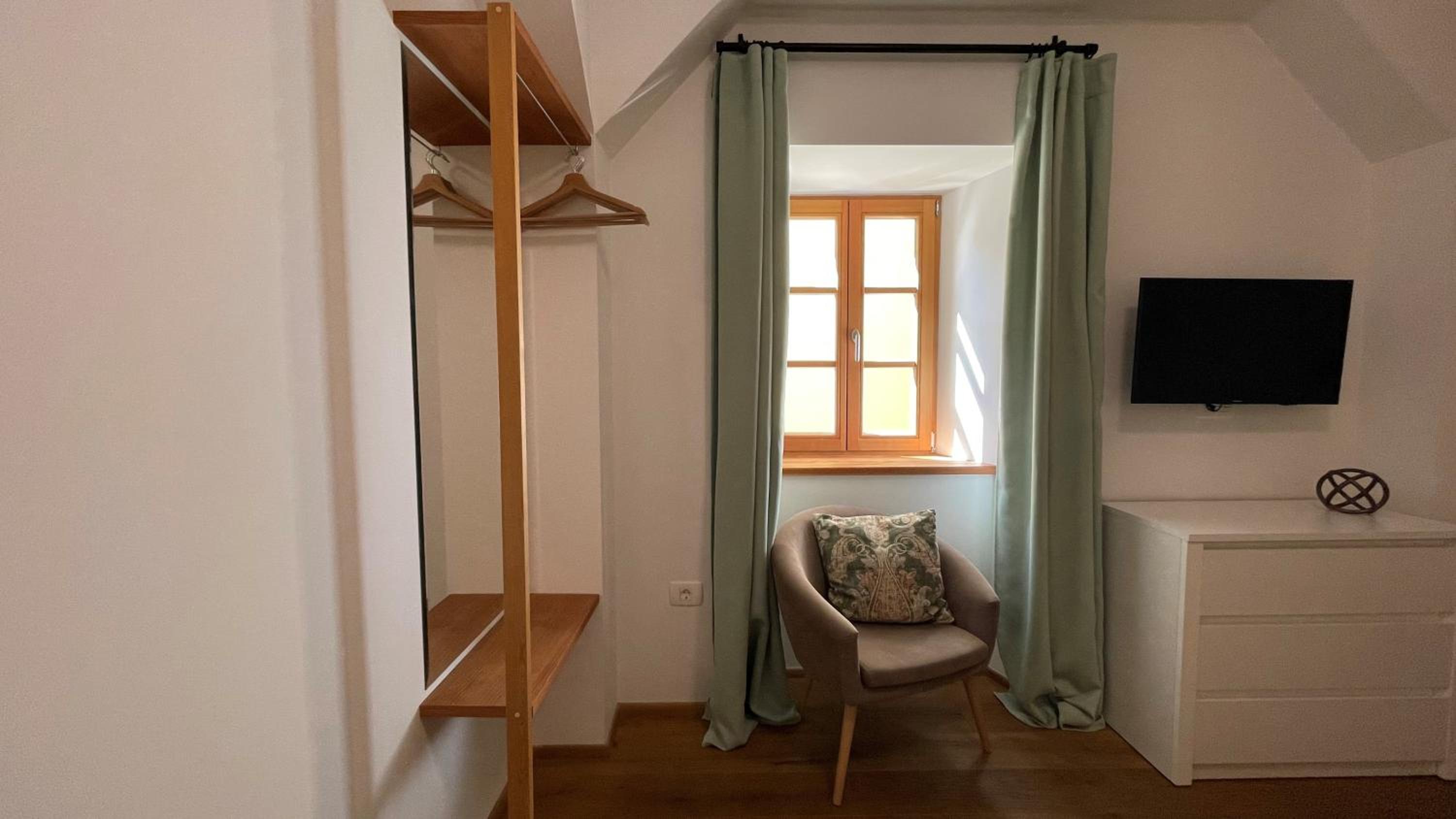 Studio twin beds photo 3