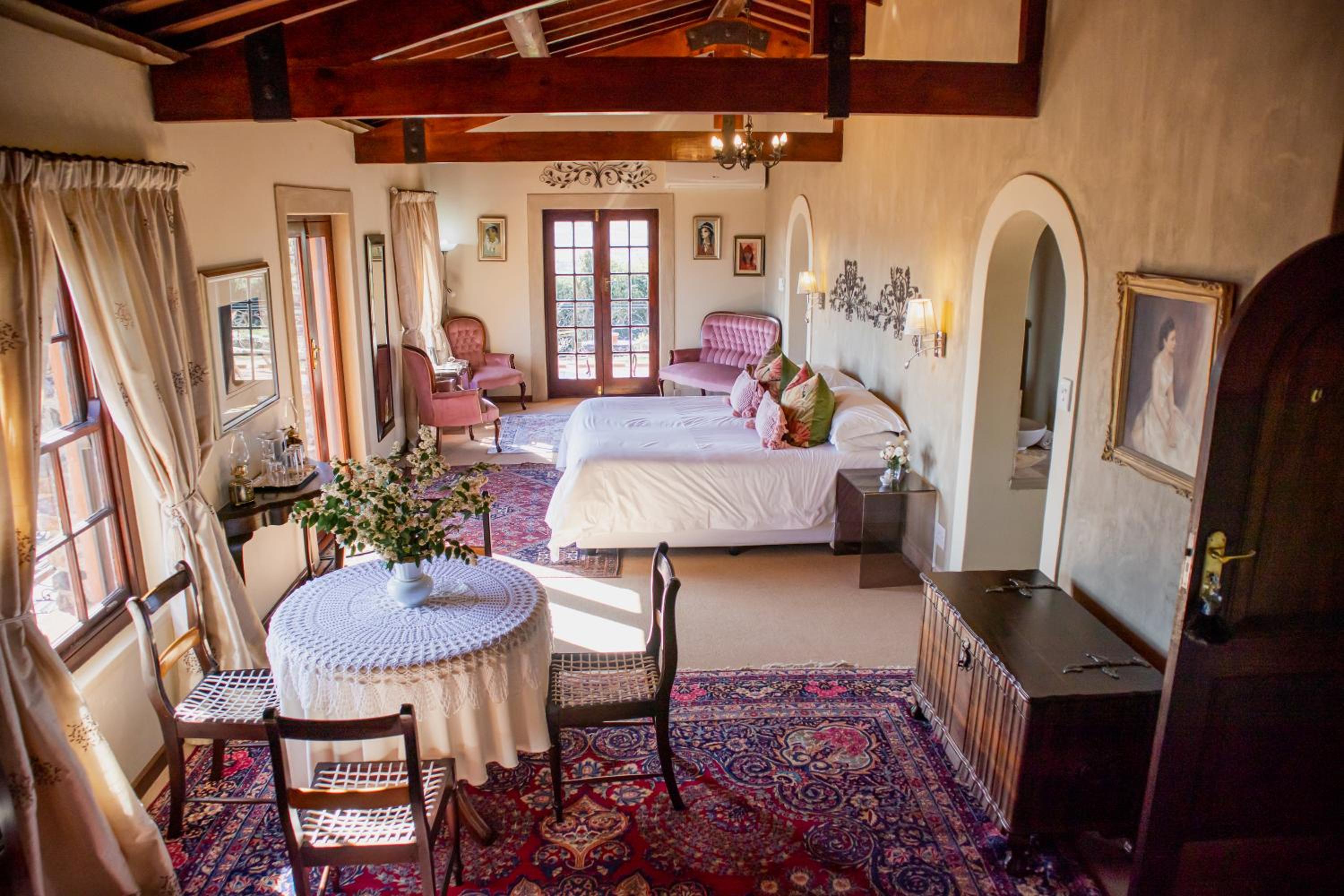 Deluxe King Suite - Photo 1