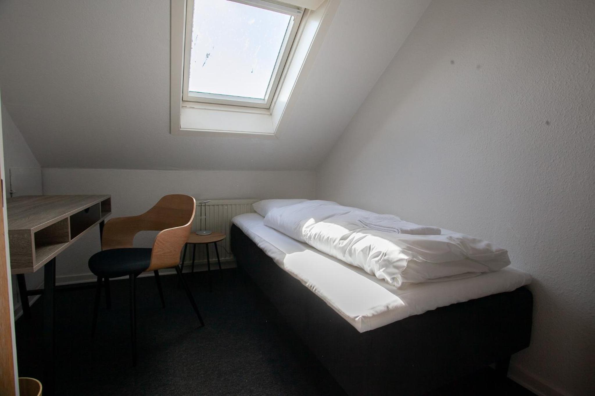 Standard Single Room with Shared Bathroom photo 3