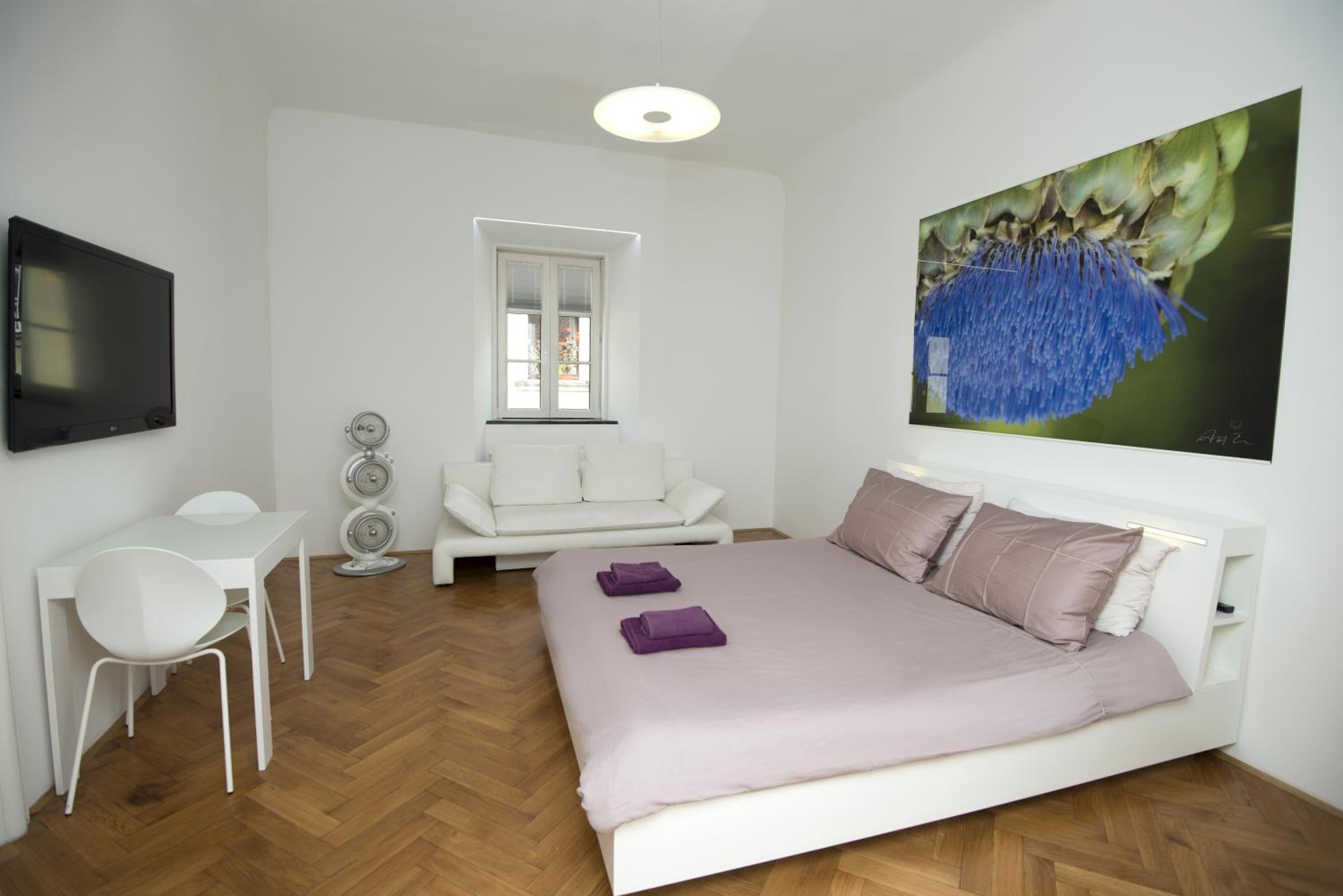 Double Room - Photo 2