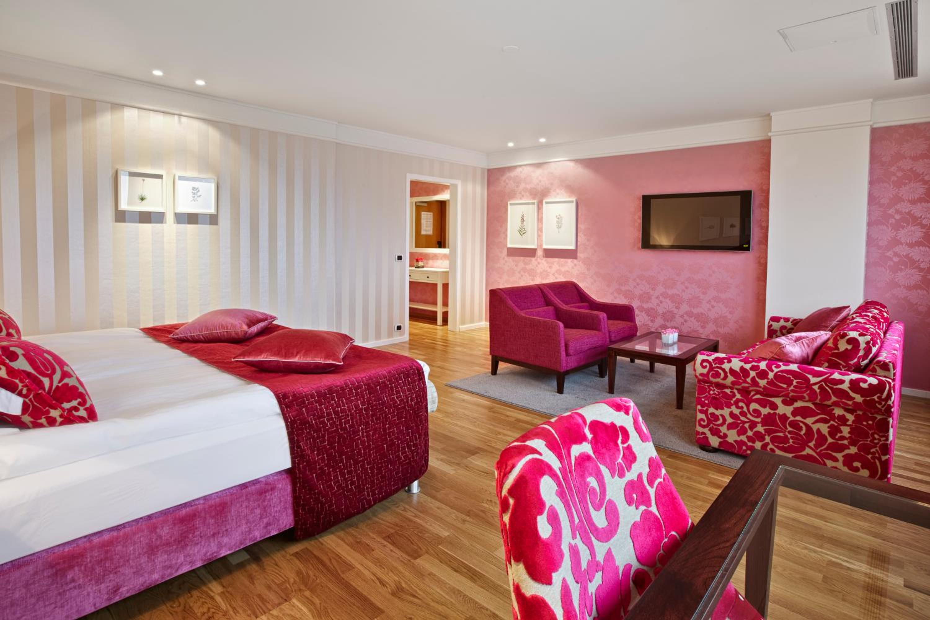 King Suite - Photo 6
