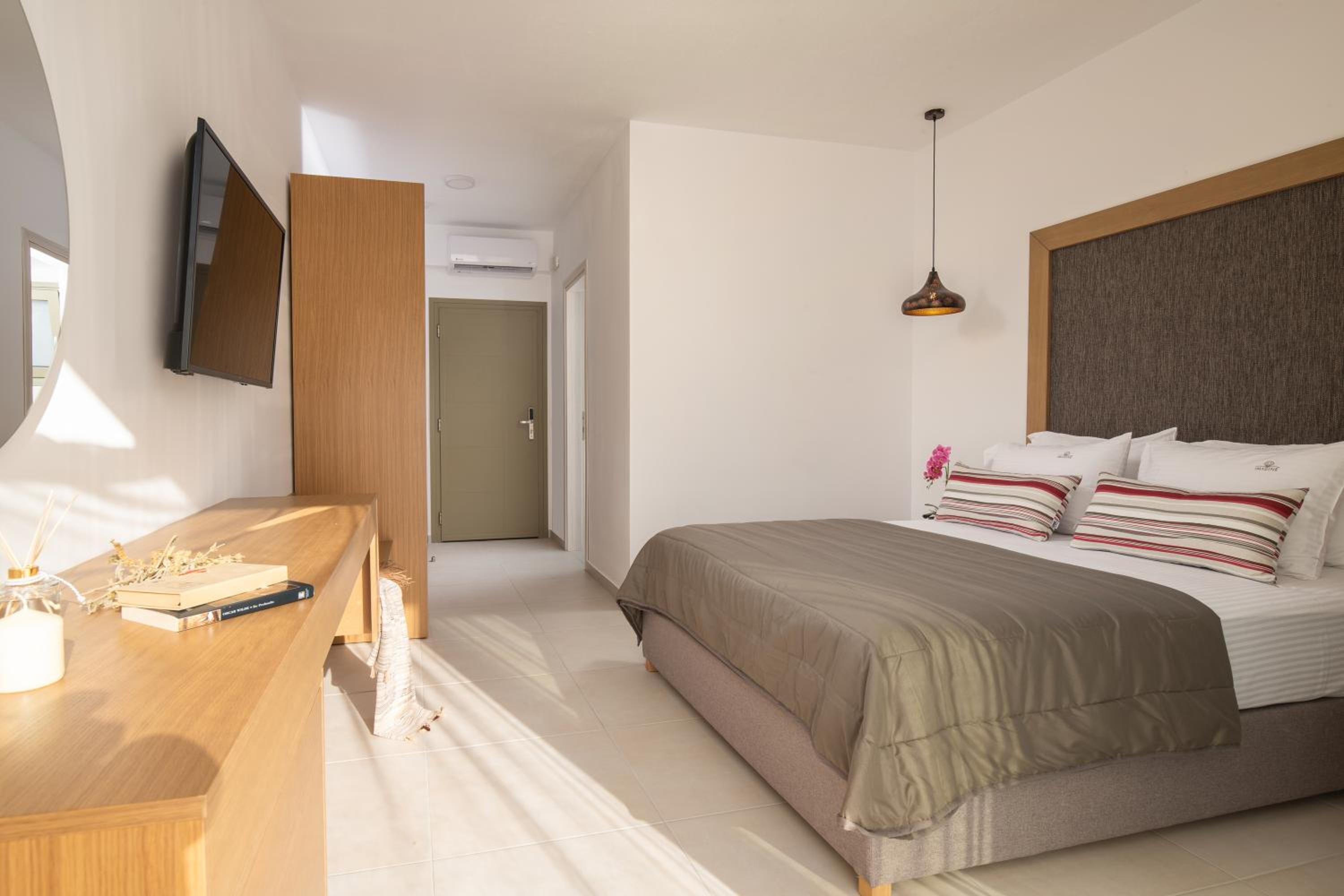 Suite with Pool View