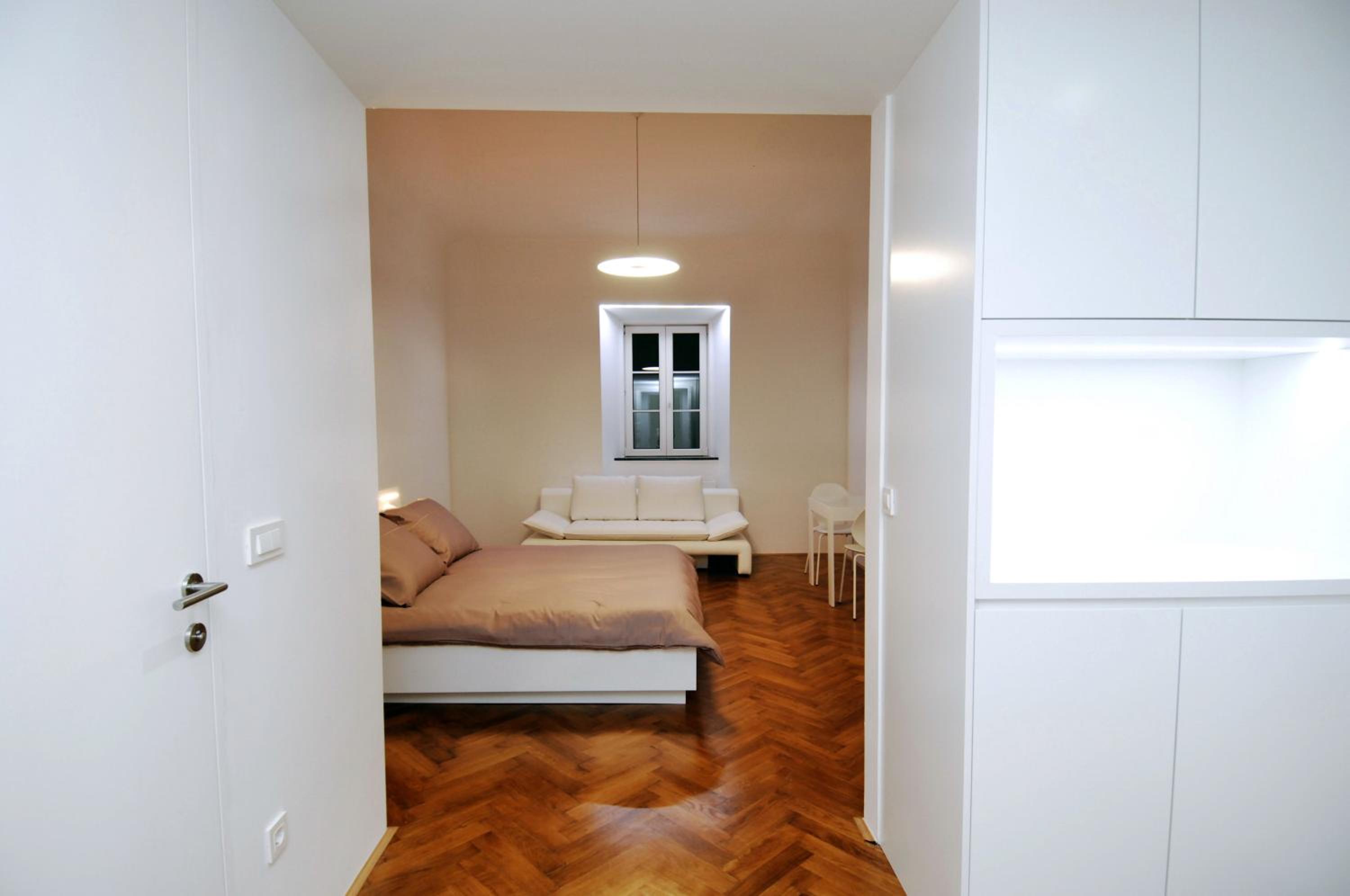 Double Room - Photo 8