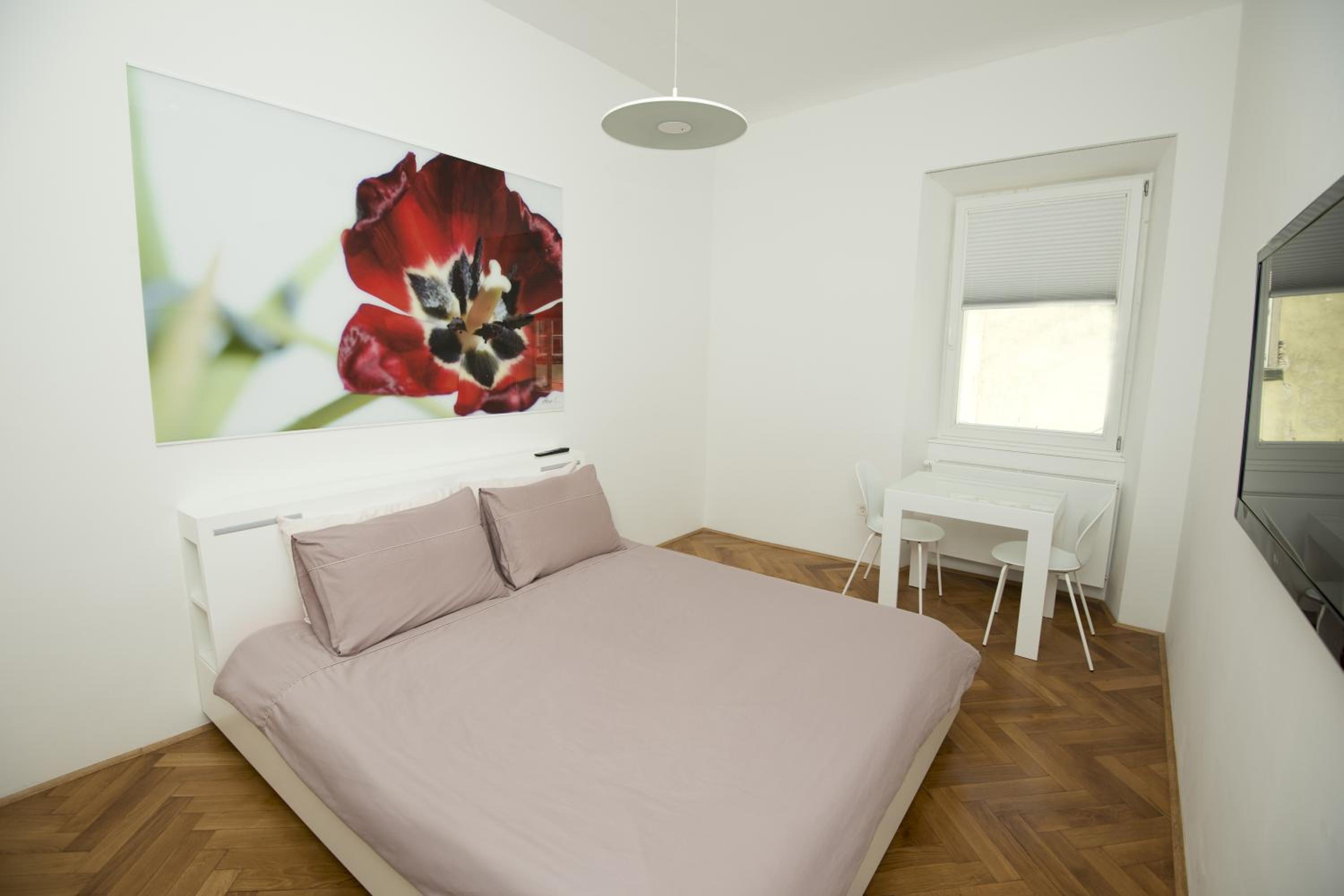 Double Room - Photo 12