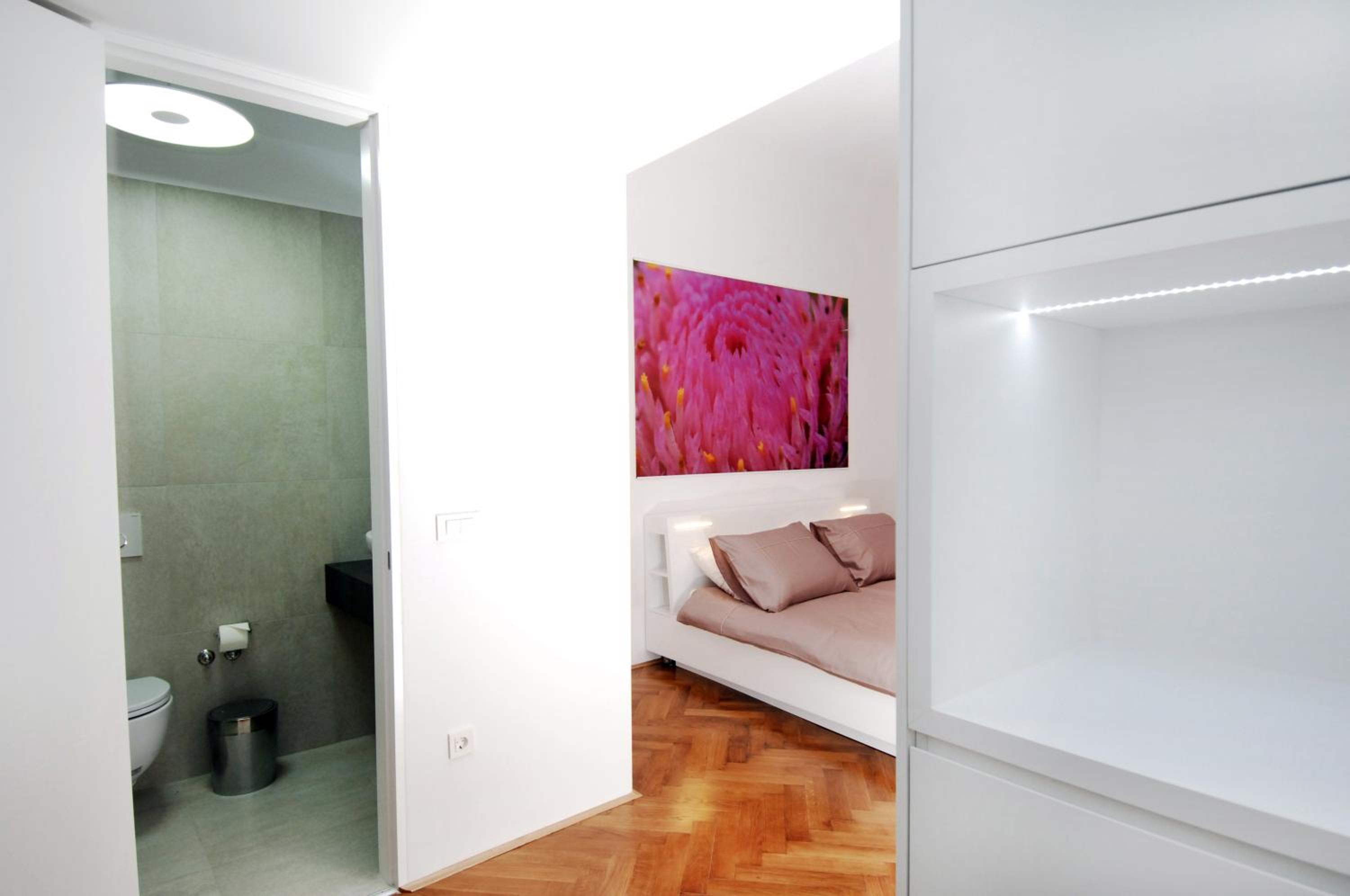 Double Room - Photo 19