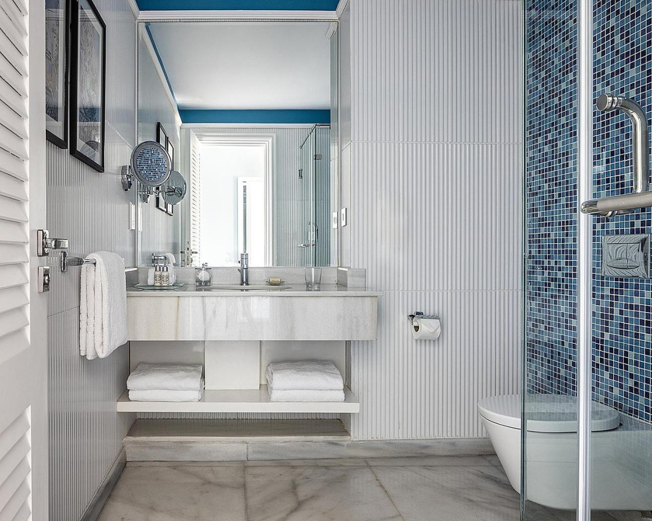 One Bedroom Beach Suite - Photo 8