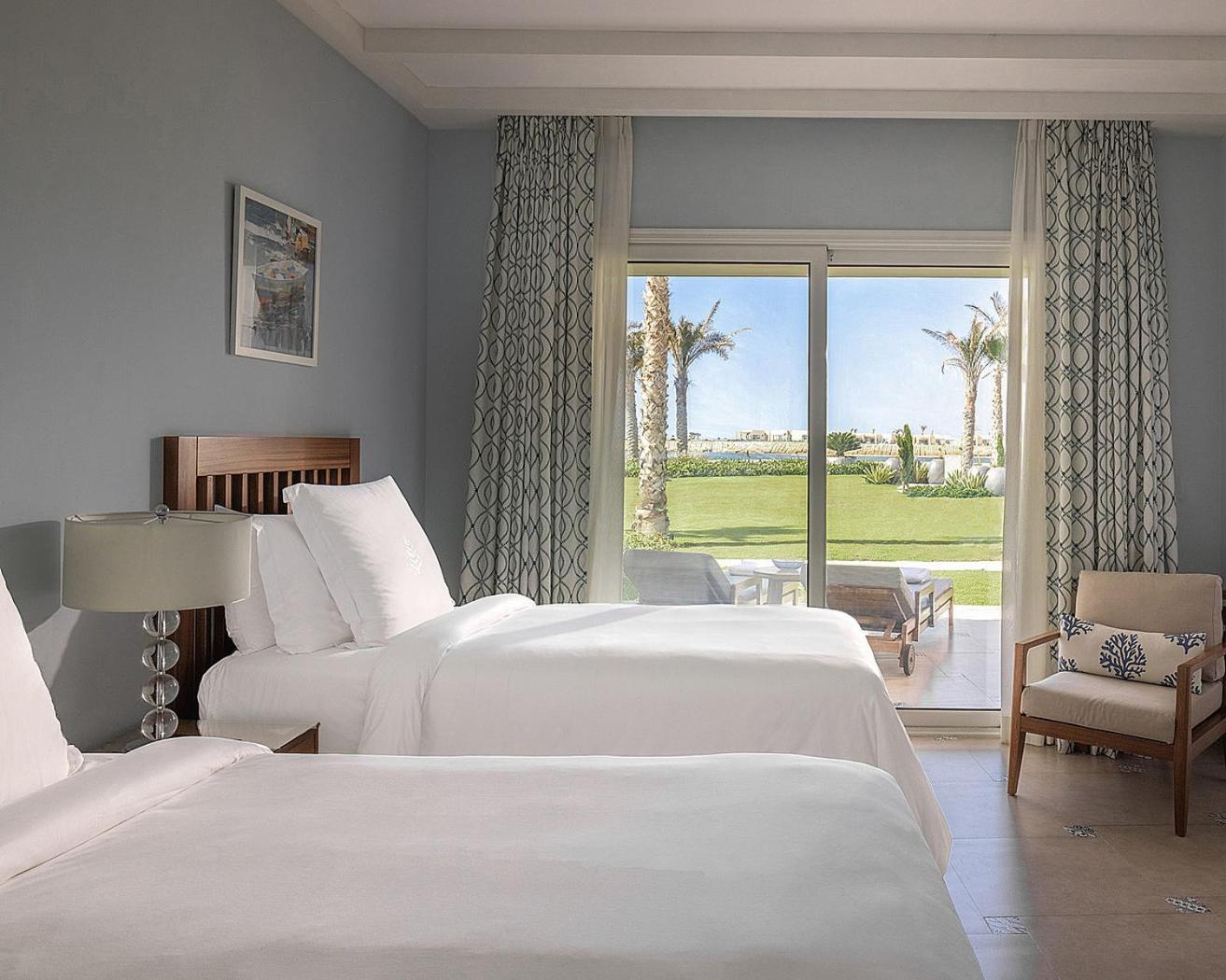 Two-Bedroom Deluxe Beach Suite - Photo 5