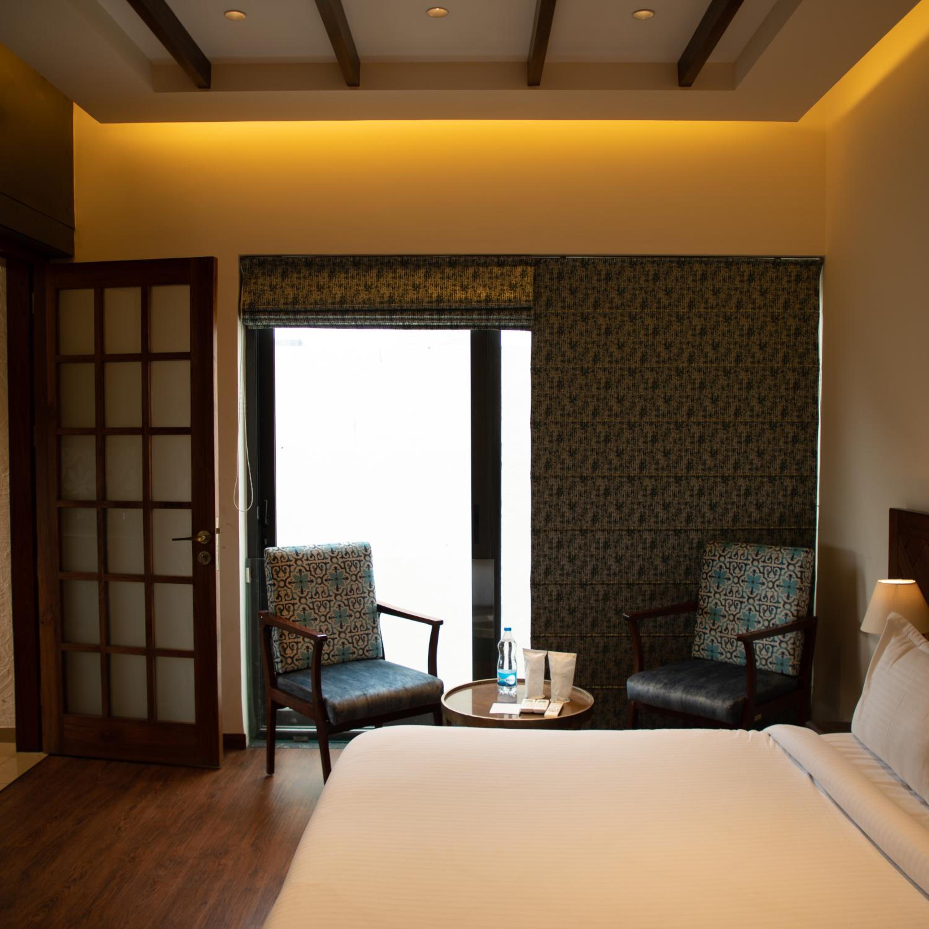 Studio Apartment - Photo 1