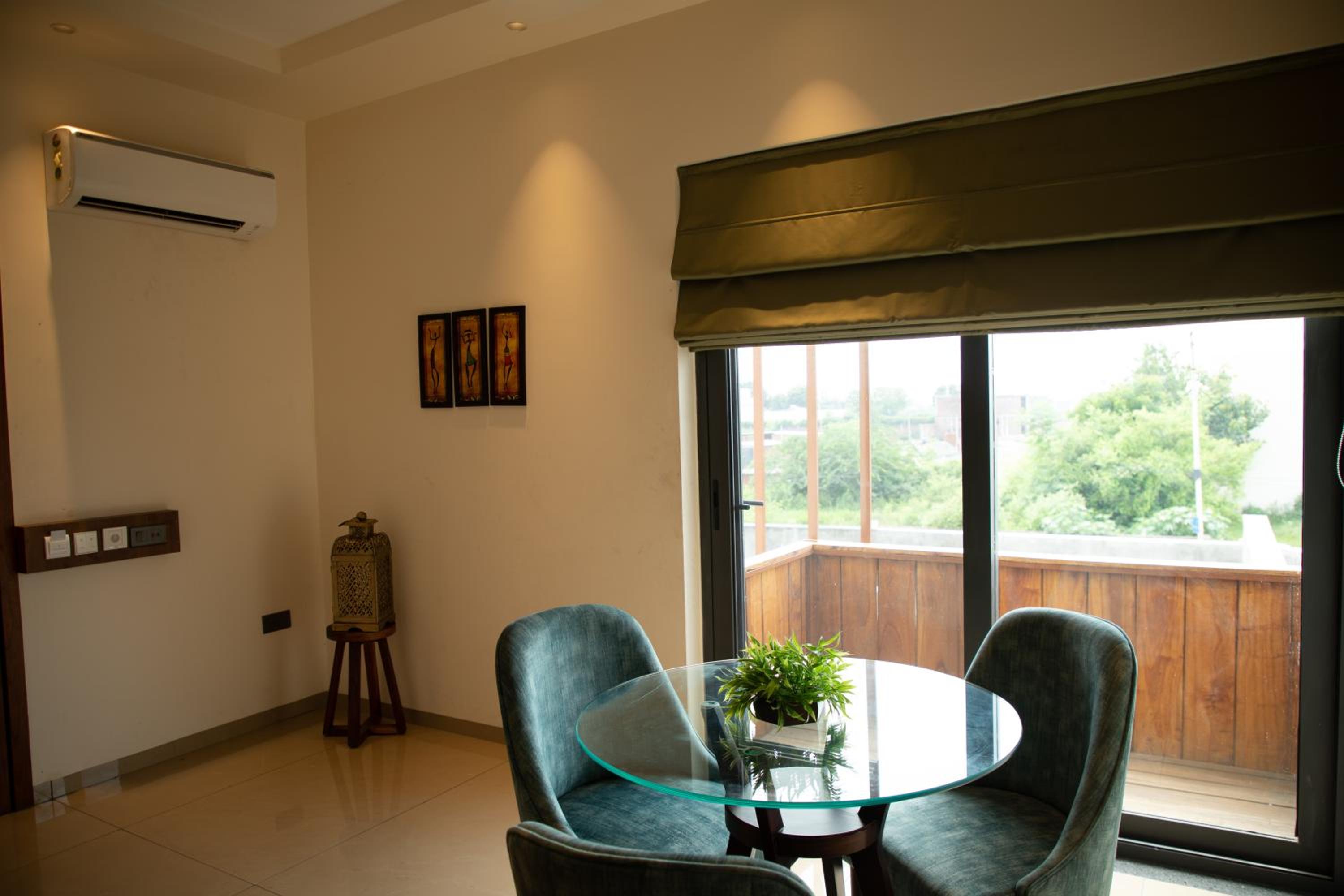 Studio Apartment - Photo 20