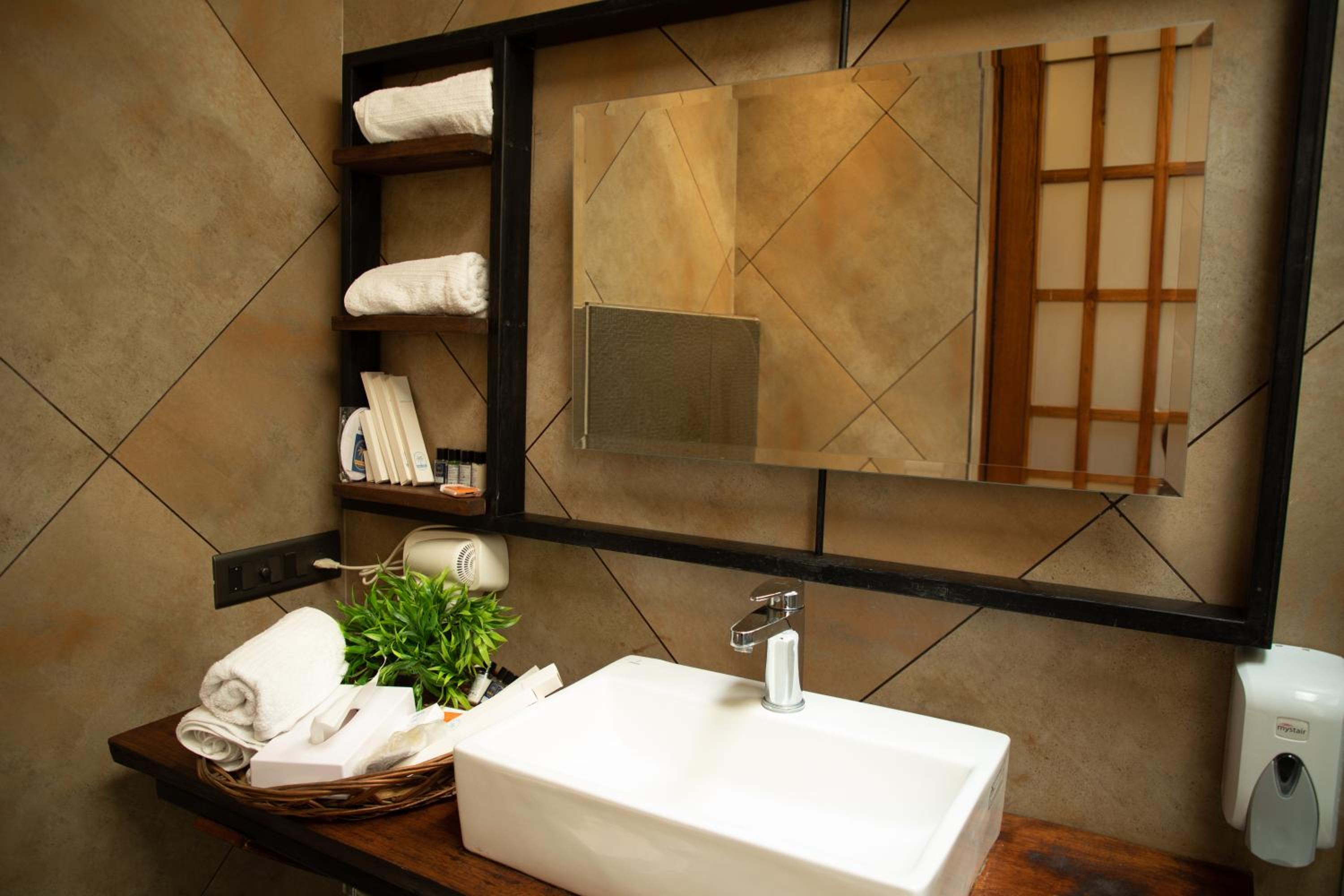 Studio Apartment - Photo 15