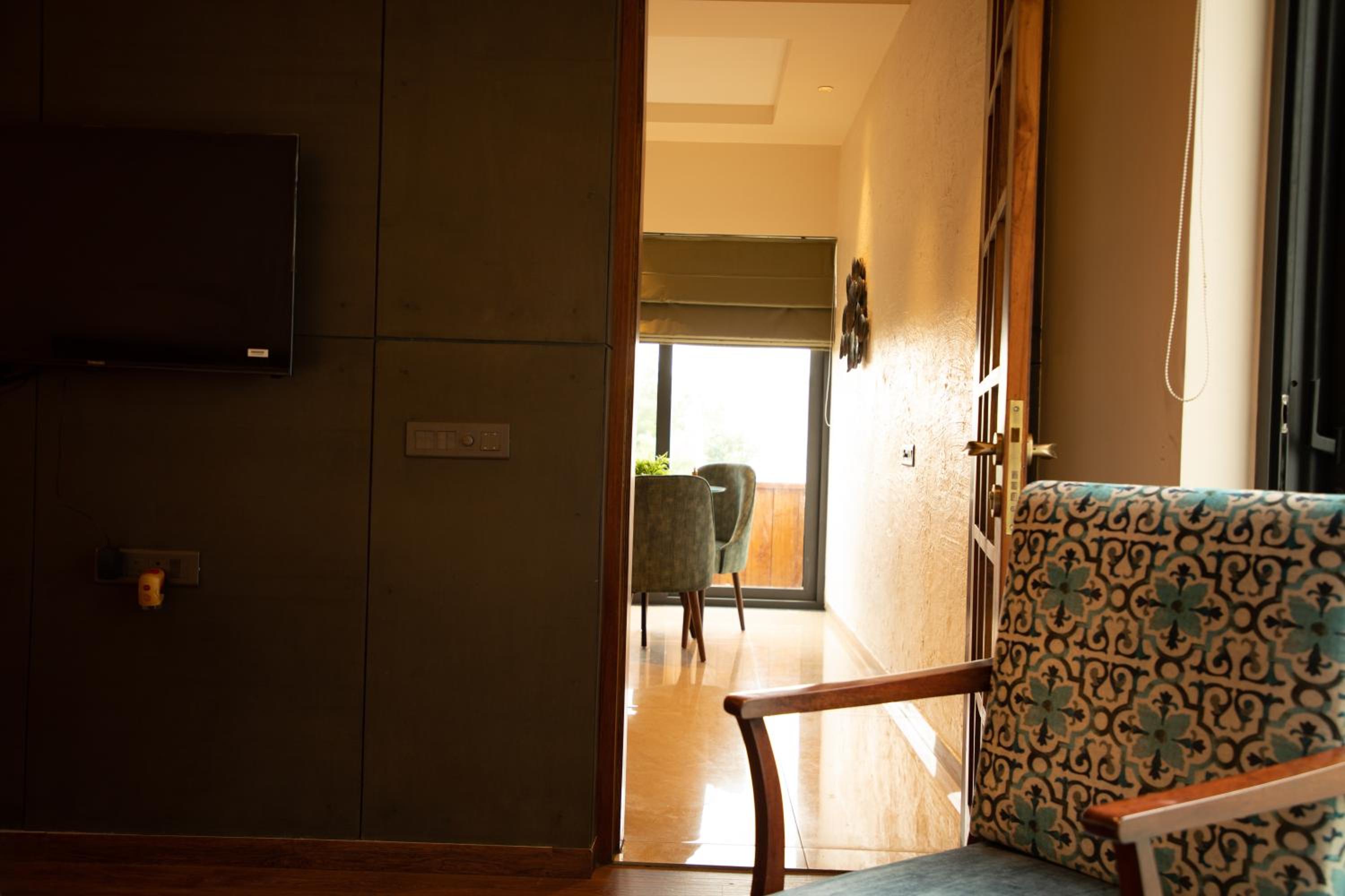 Studio Apartment - Photo 2
