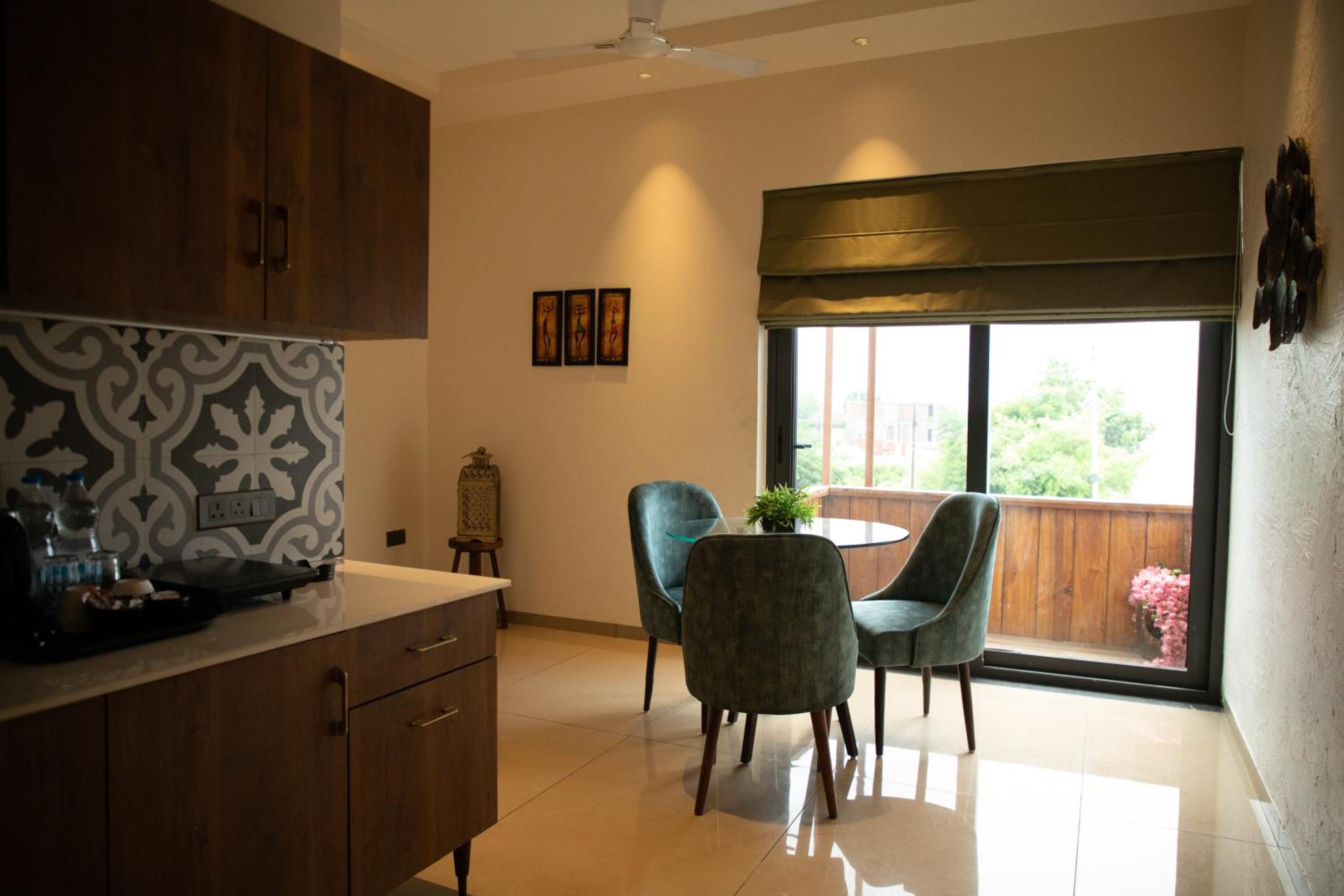 Studio Apartment - Photo 8