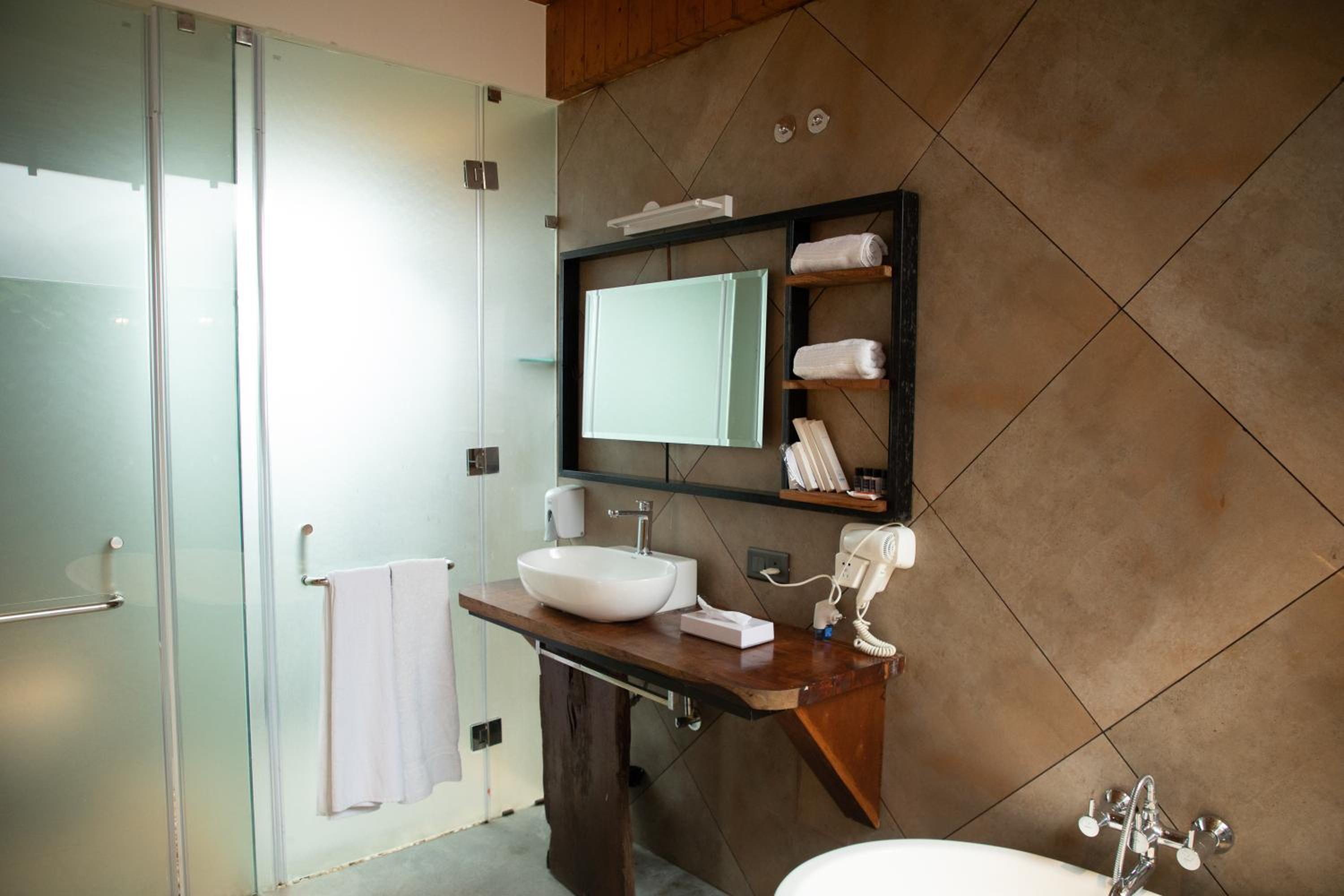 Two-Bedroom Villa - Photo 16