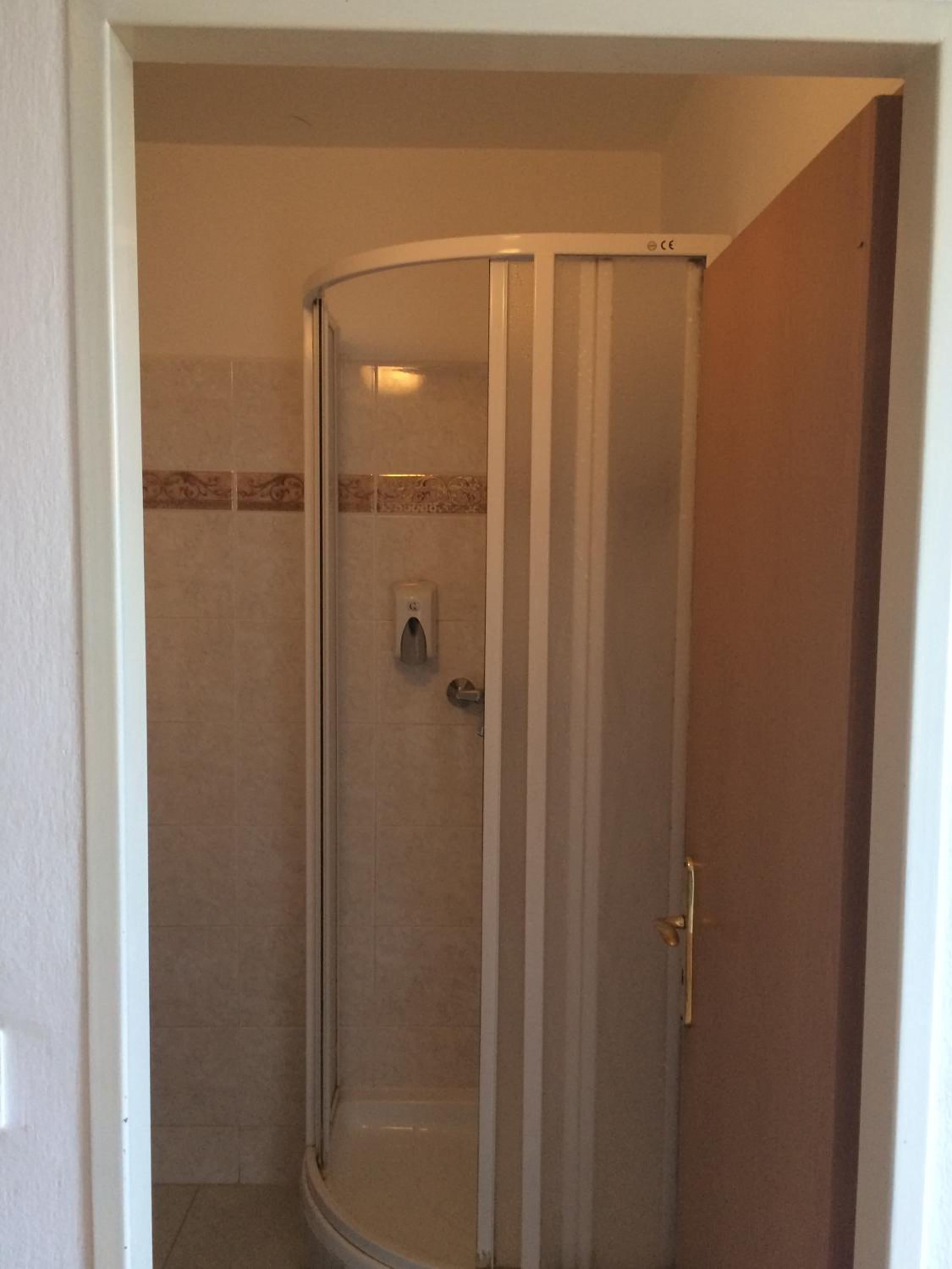 Twin Room with Bathroom photo 3
