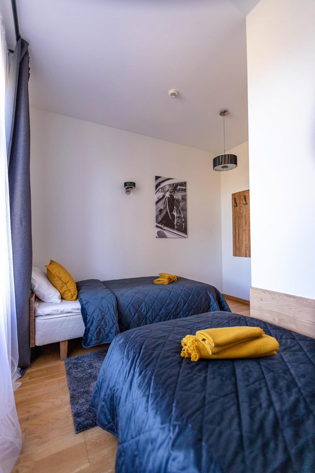 Small Twin Room - Photo 3