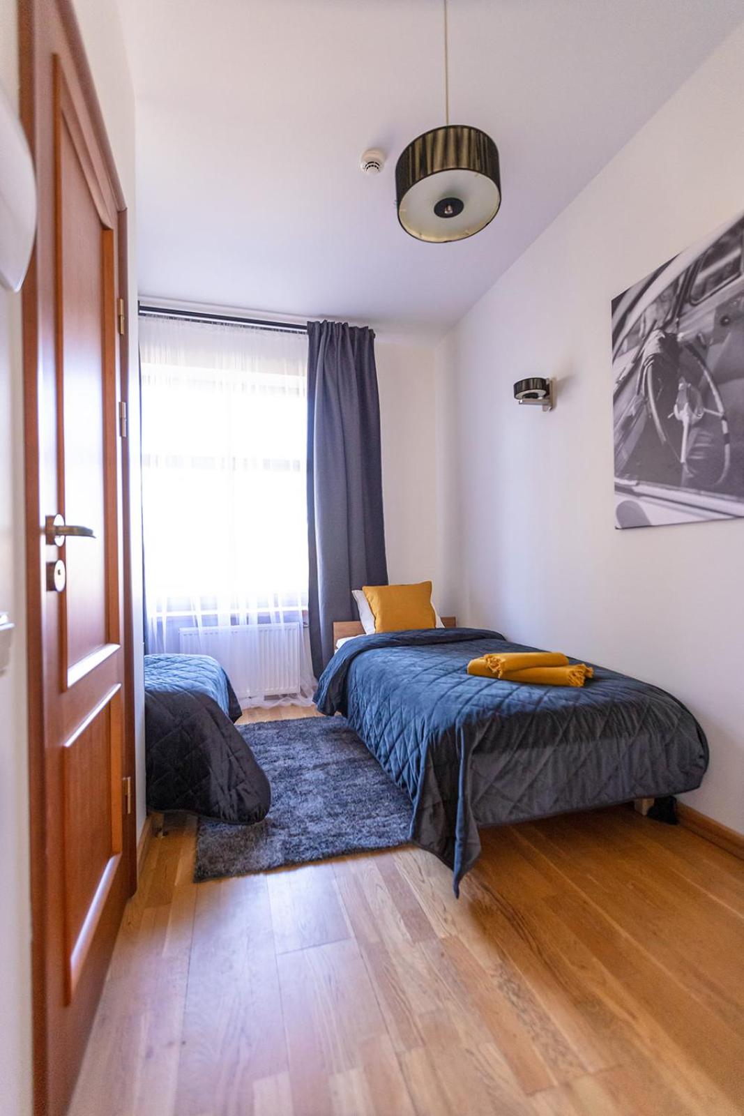Small Twin Room - Photo 4