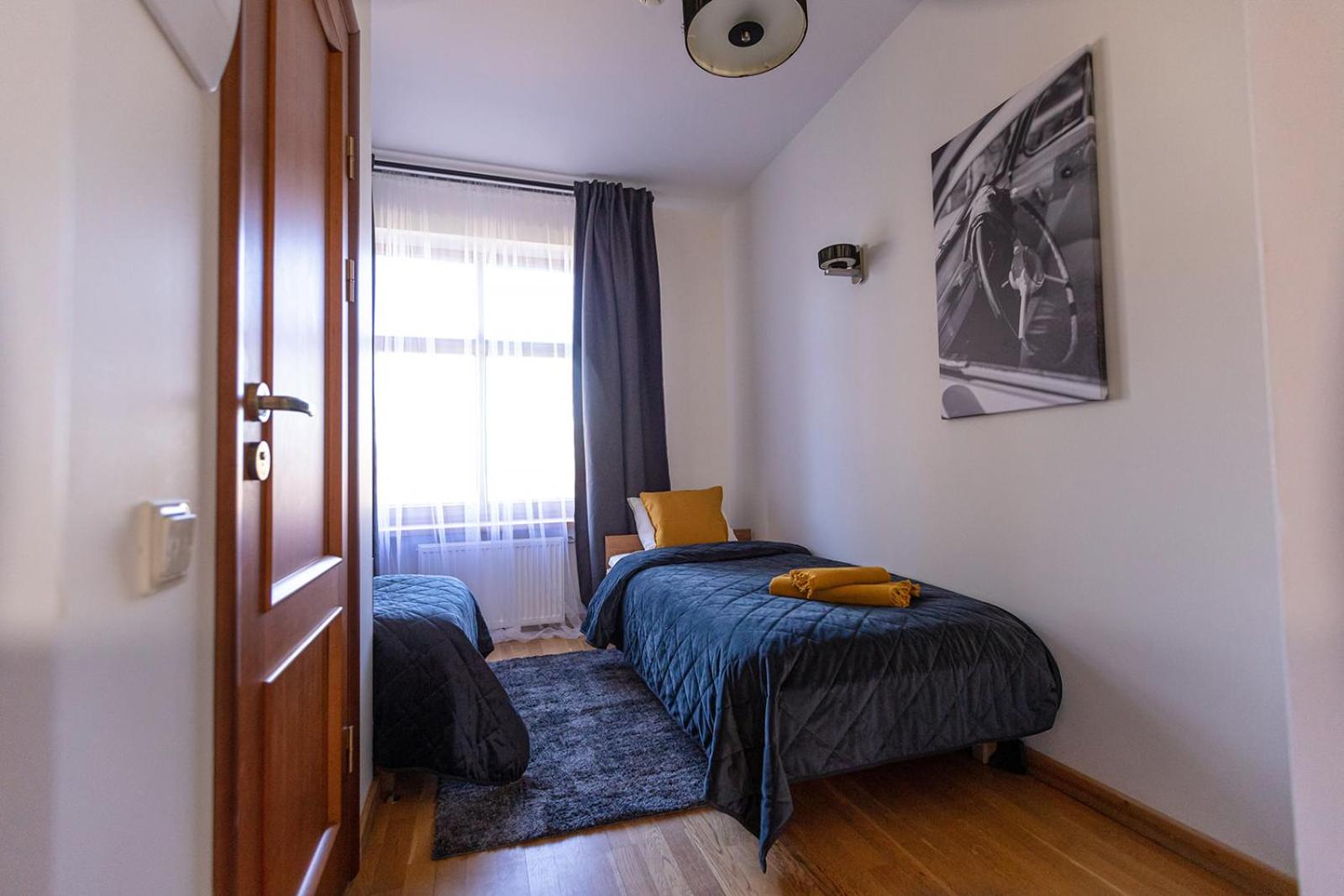 Small Twin Room - Photo 1