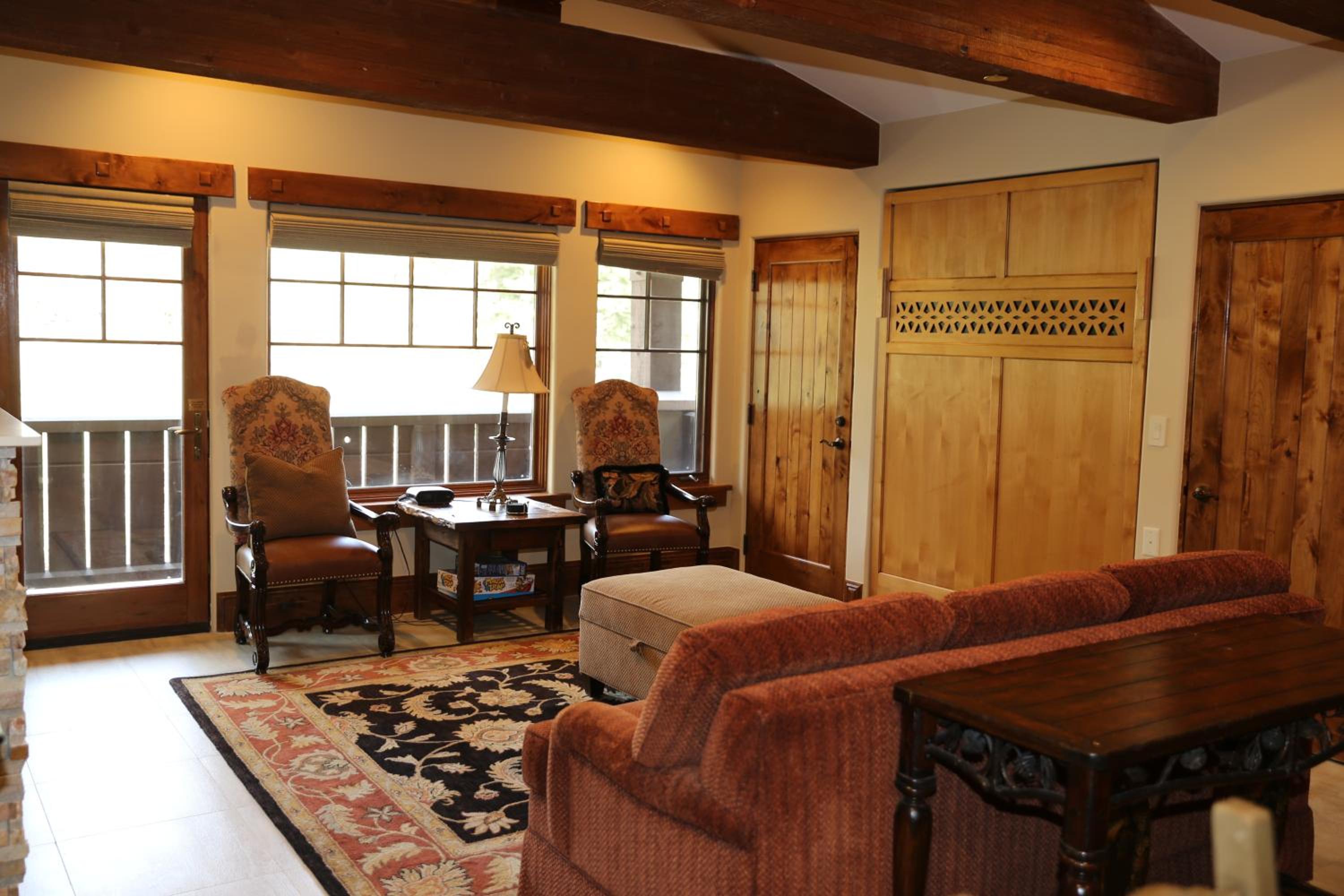 One Bedroom Suite with Two Queens - Photo 4