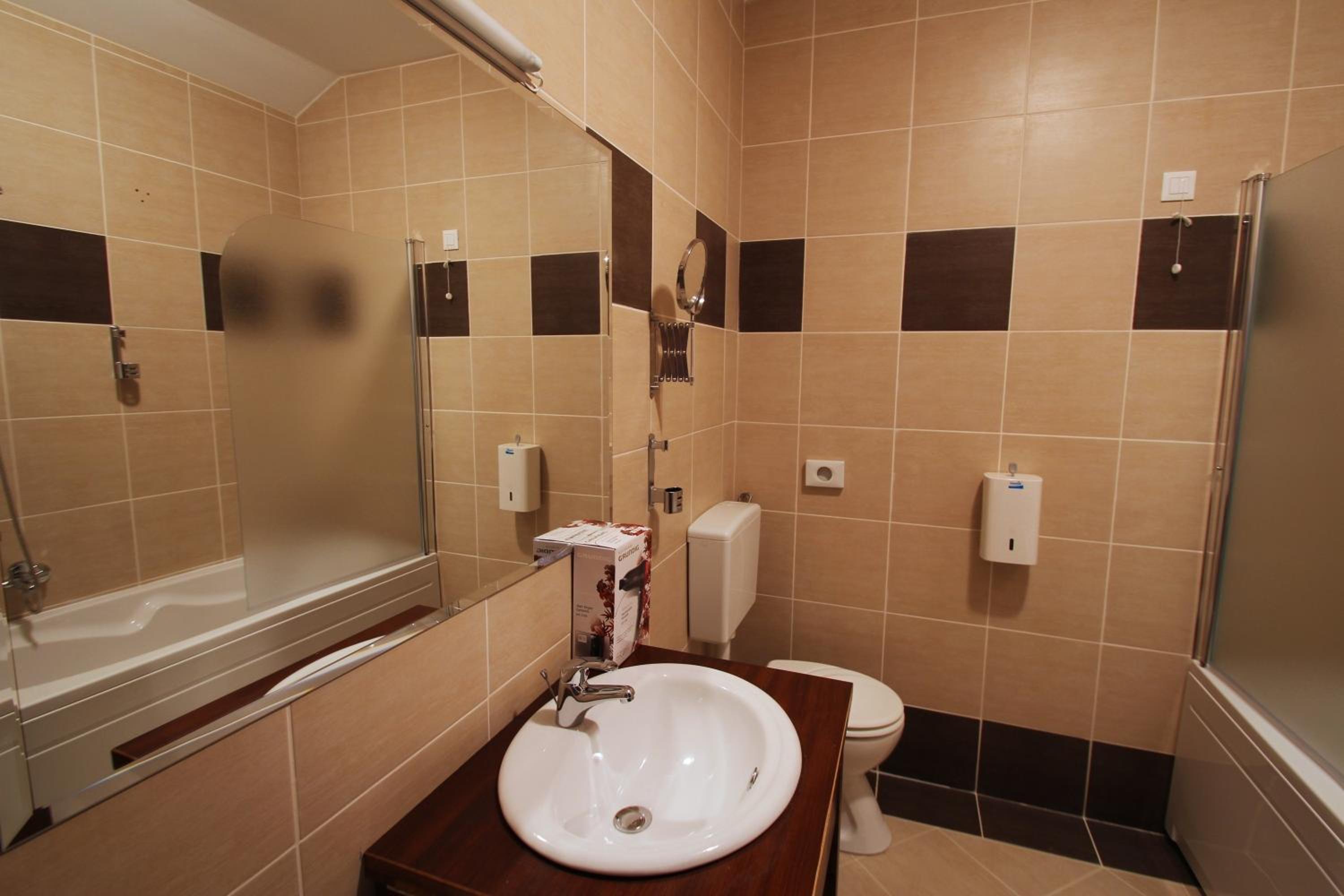 Deluxe Double Room - Photo 7
