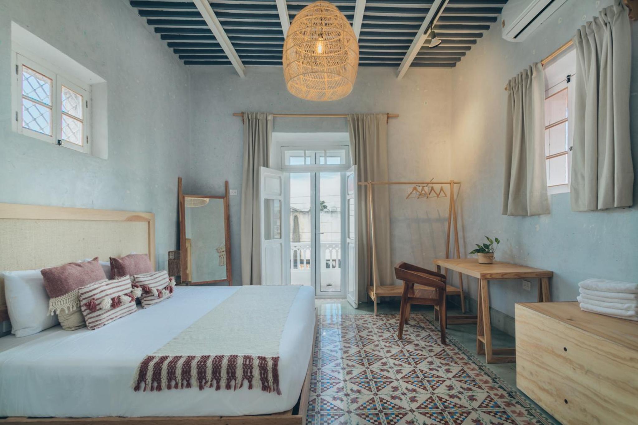 Double Room with Private Bathroom - Photo 13