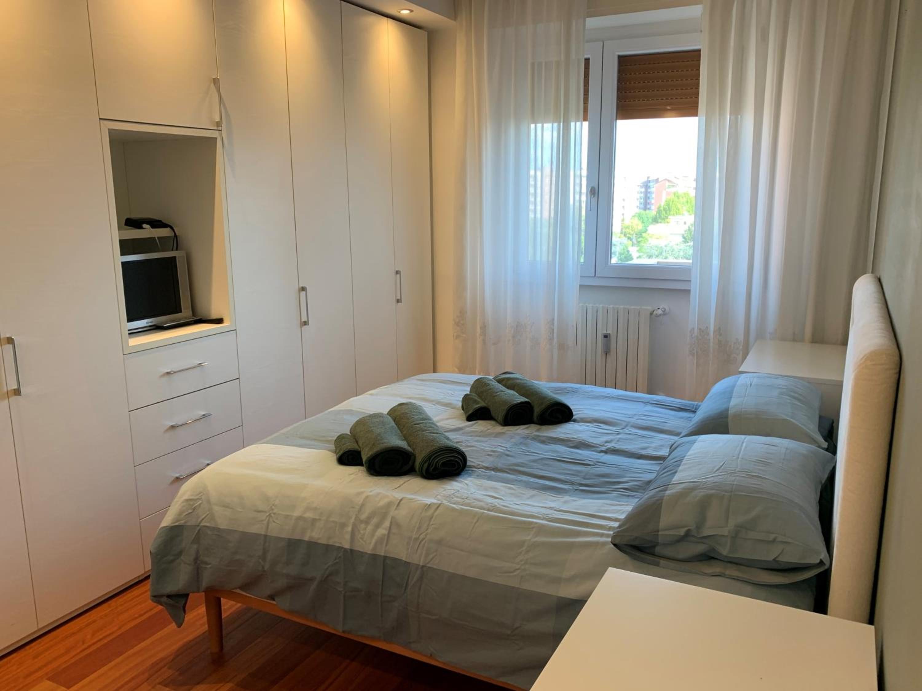 One-Bedroom Apartment photo 2