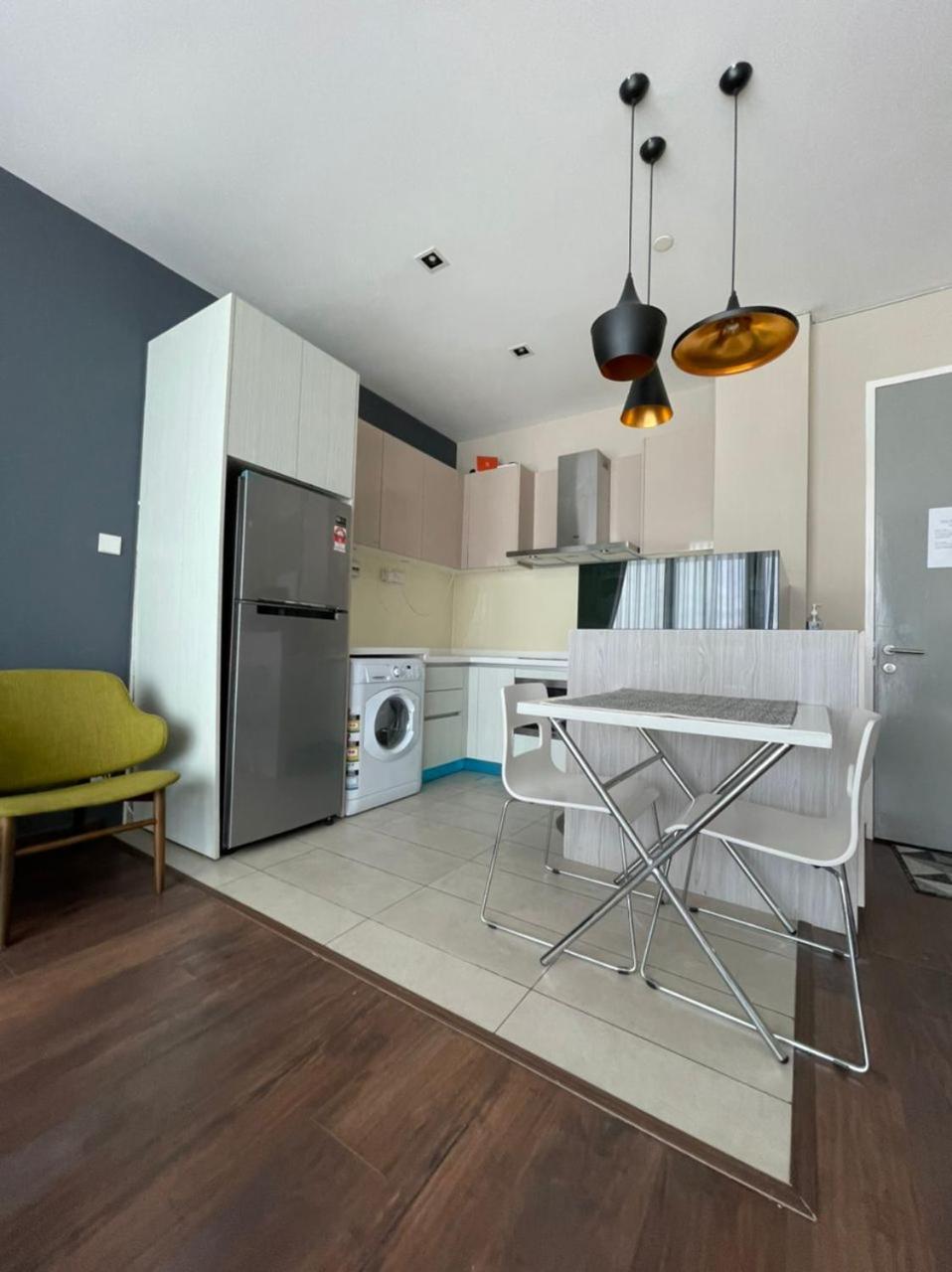 One-Bedroom Apartment - Photo 3