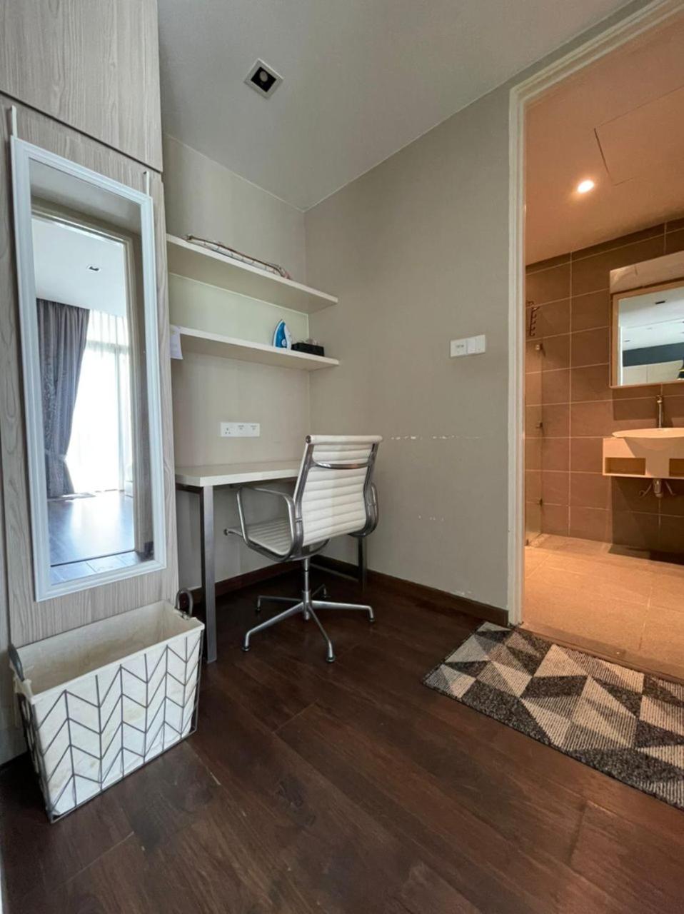 One-Bedroom Apartment - Photo 5