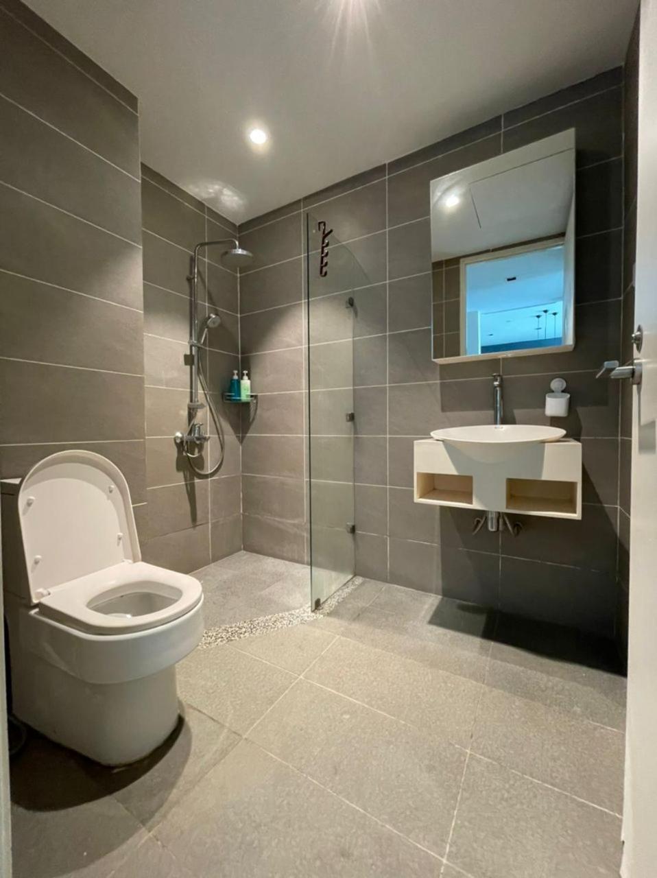 One-Bedroom Apartment - Photo 6