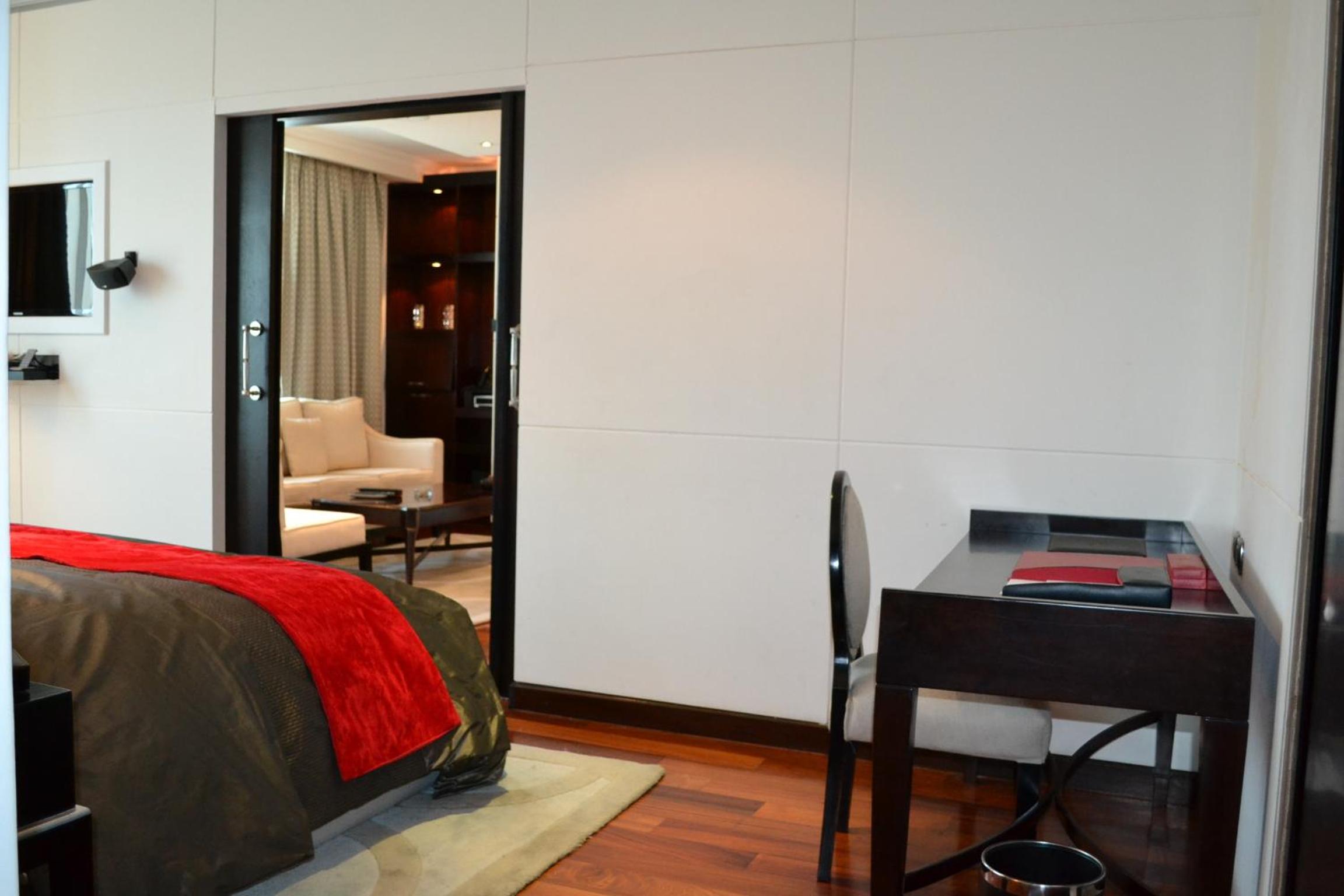 Diplomatic Suite thumbnail 5