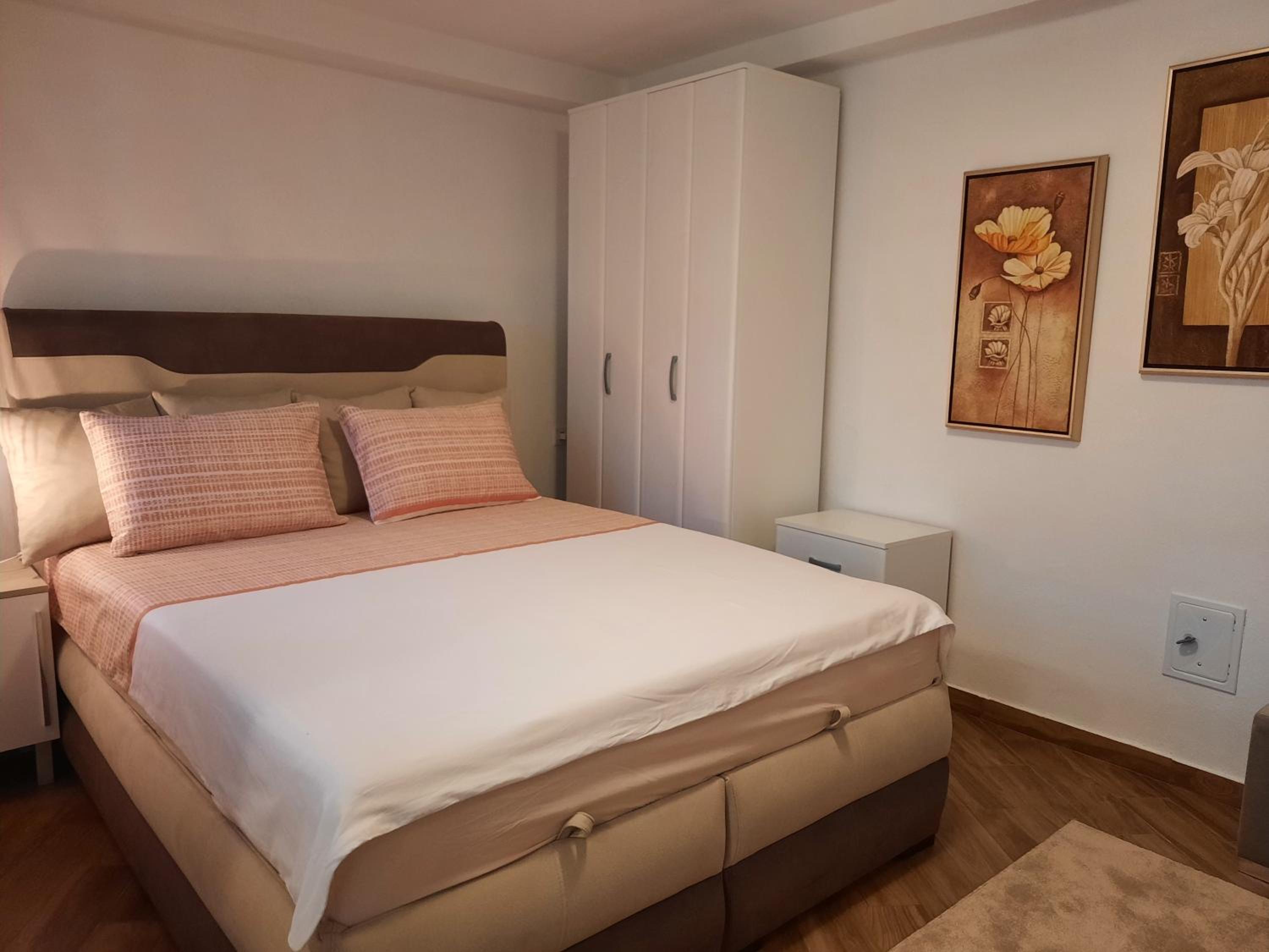 Studio Apartment photo 3