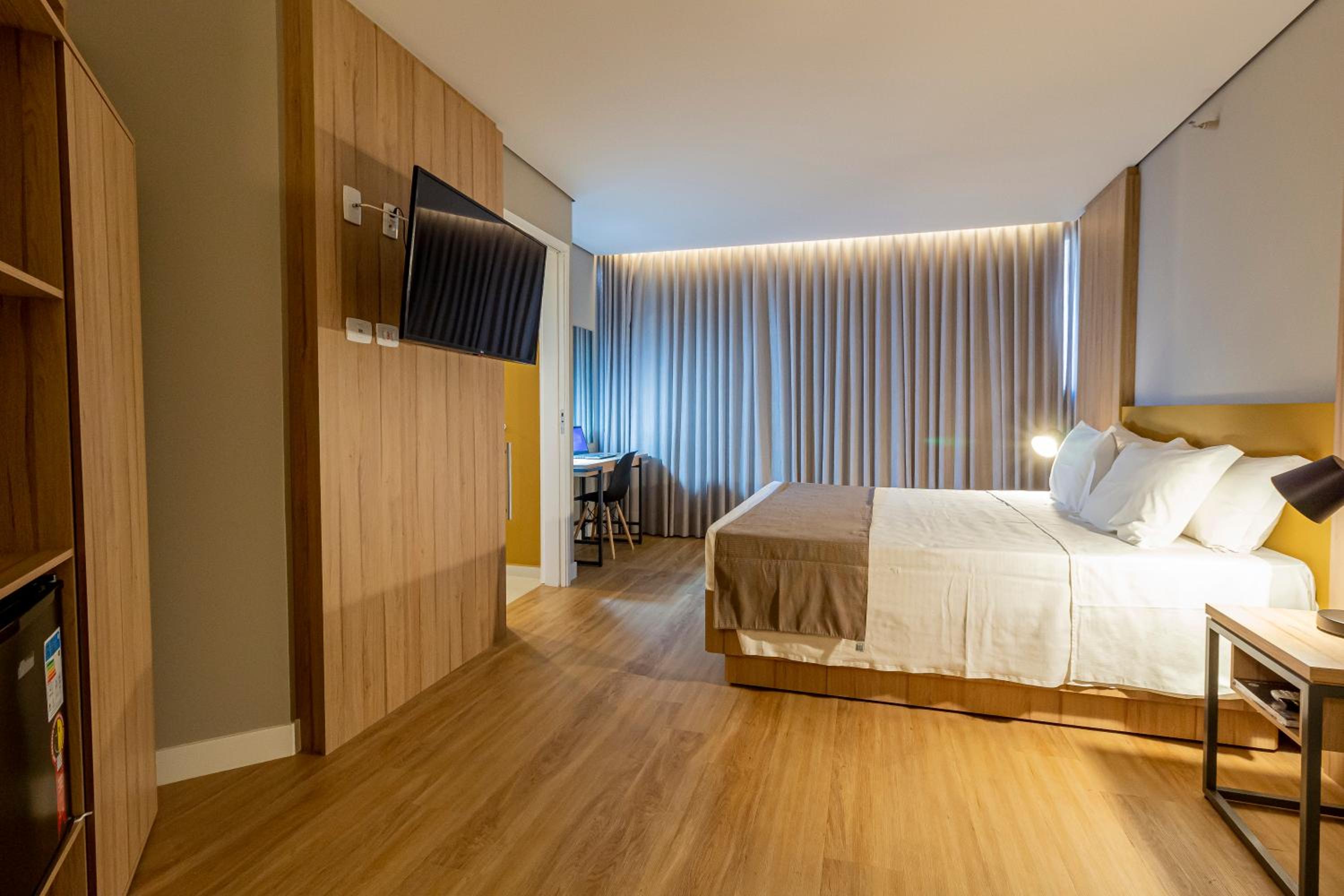 Deluxe Suite - Photo 7