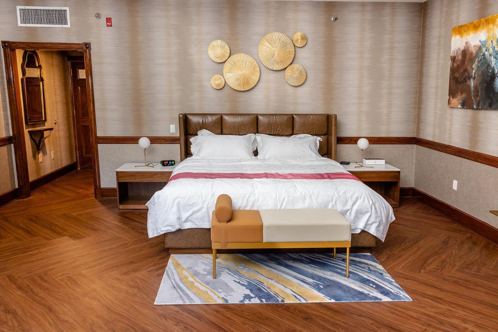 Deluxe King Room