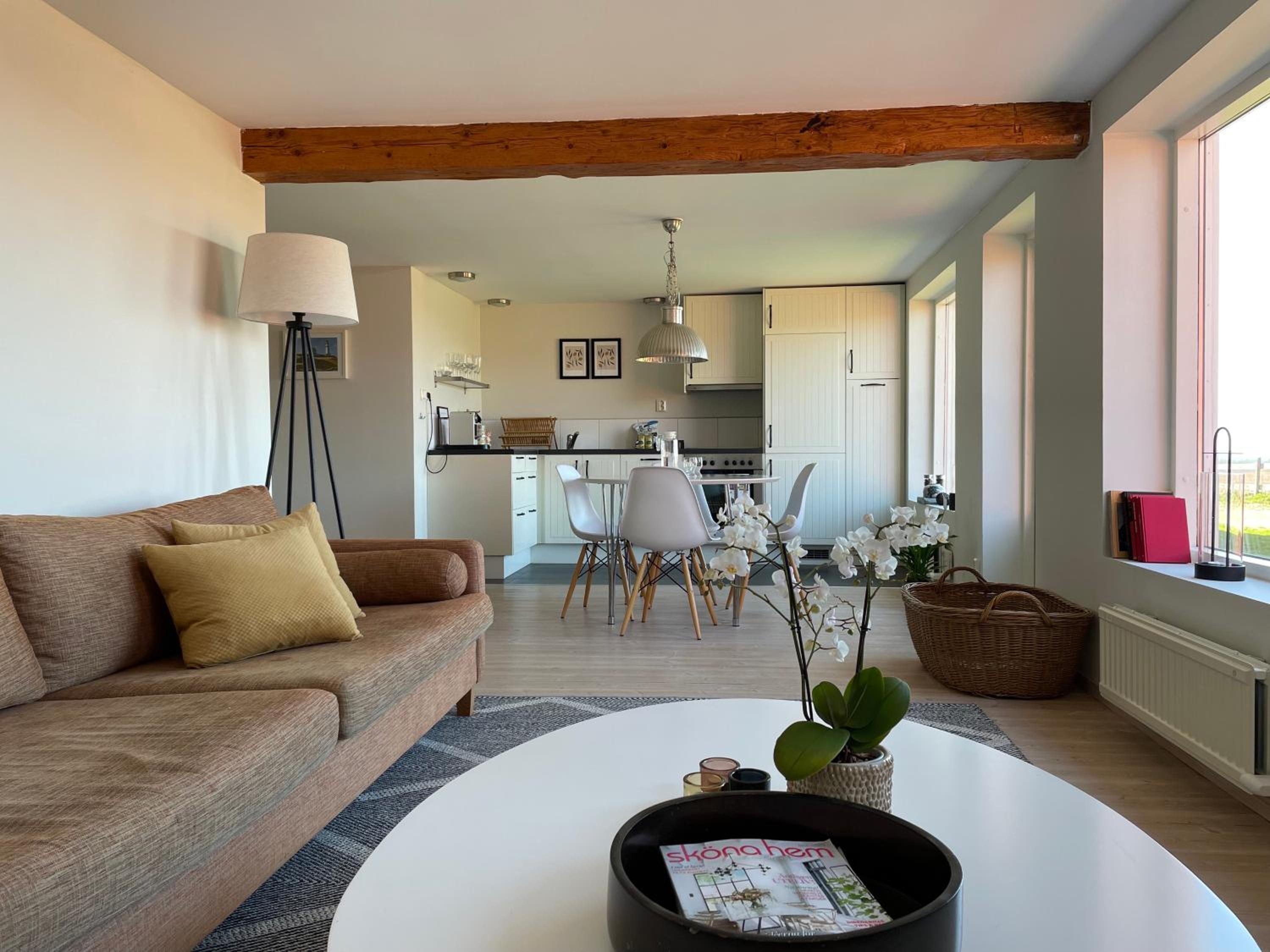 One-Bedroom Apartment with Terrace photo 1