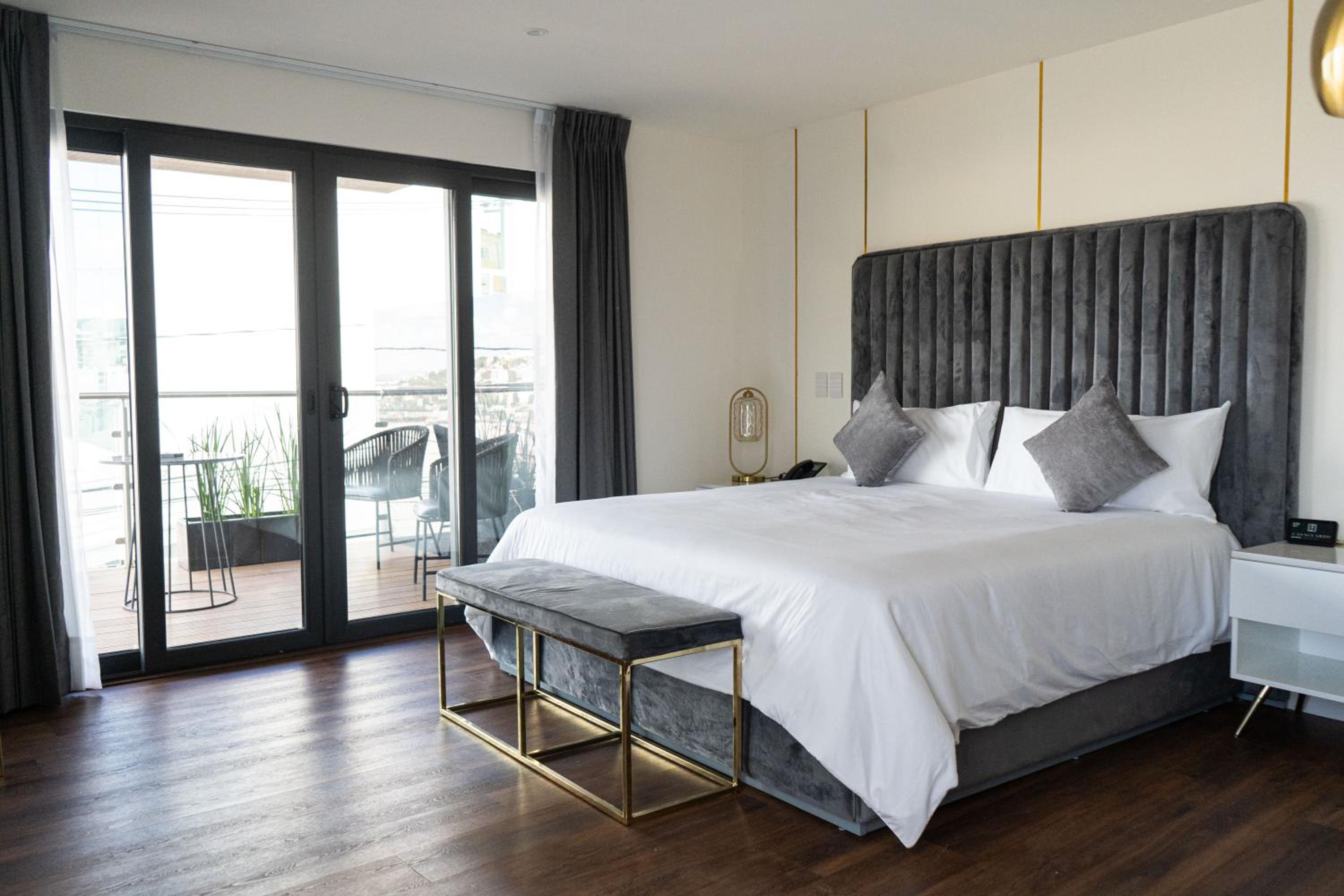 Junior Suite with Terrace - Photo 8