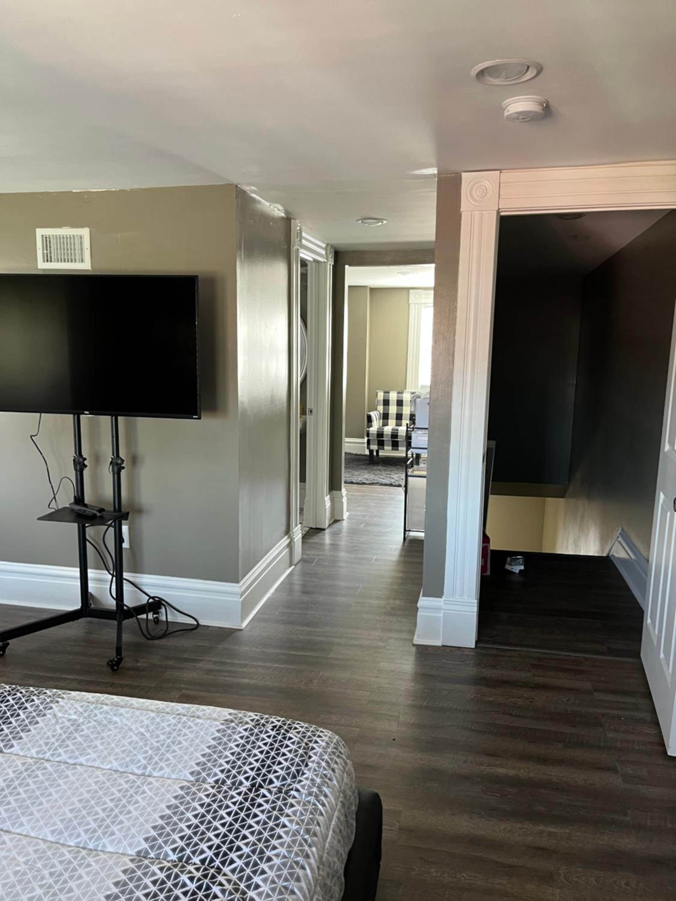 Three-Bedroom House photo 3