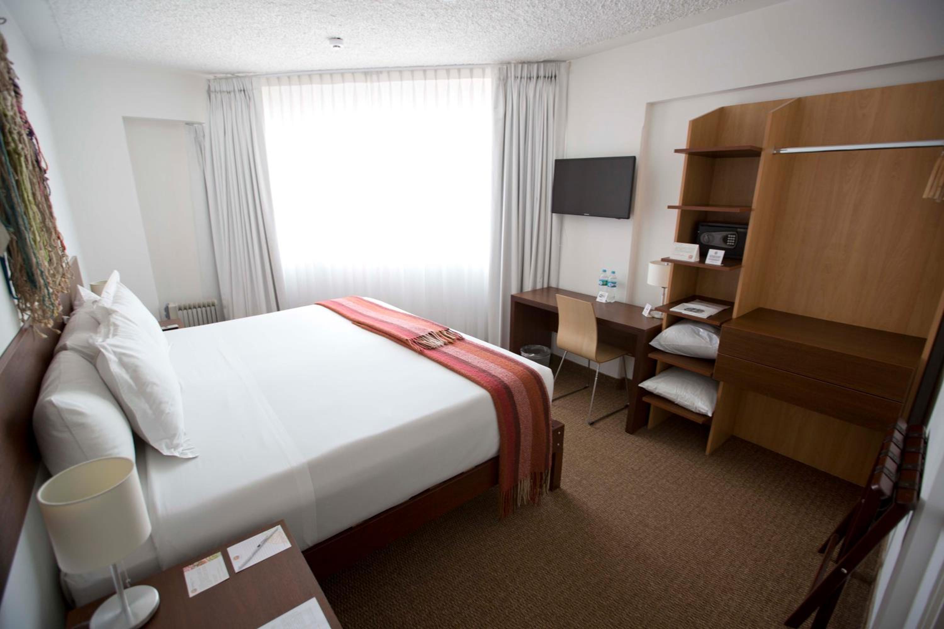 Standard Double Room - Photo 3