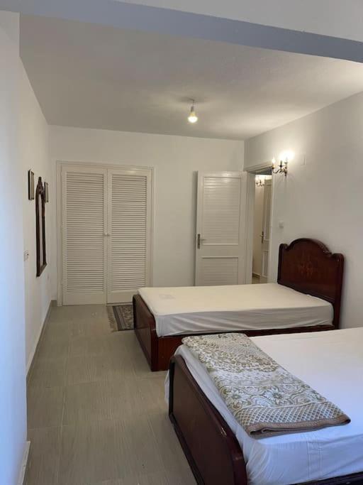 Three-Bedroom House - Photo 9