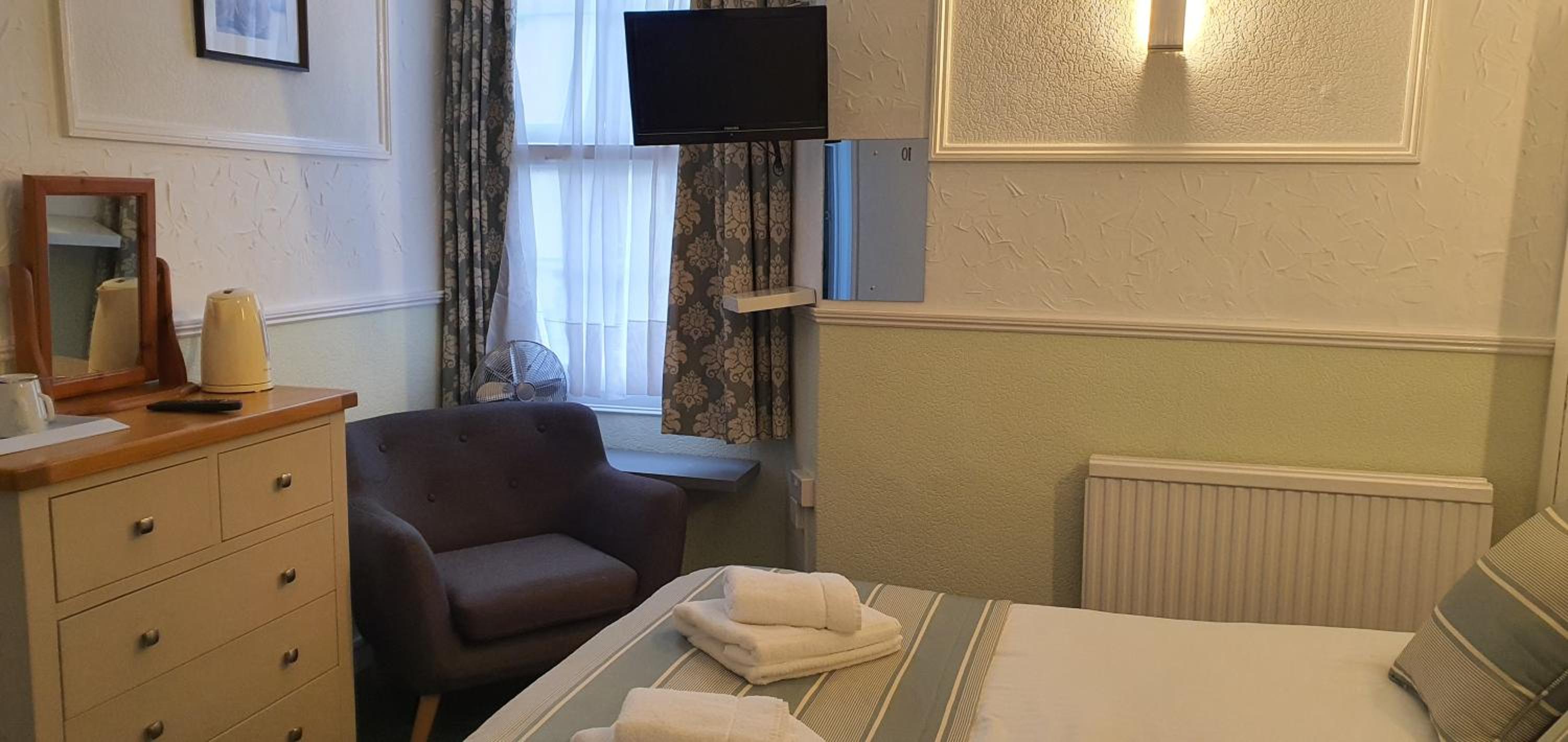Large Double Room photo 3
