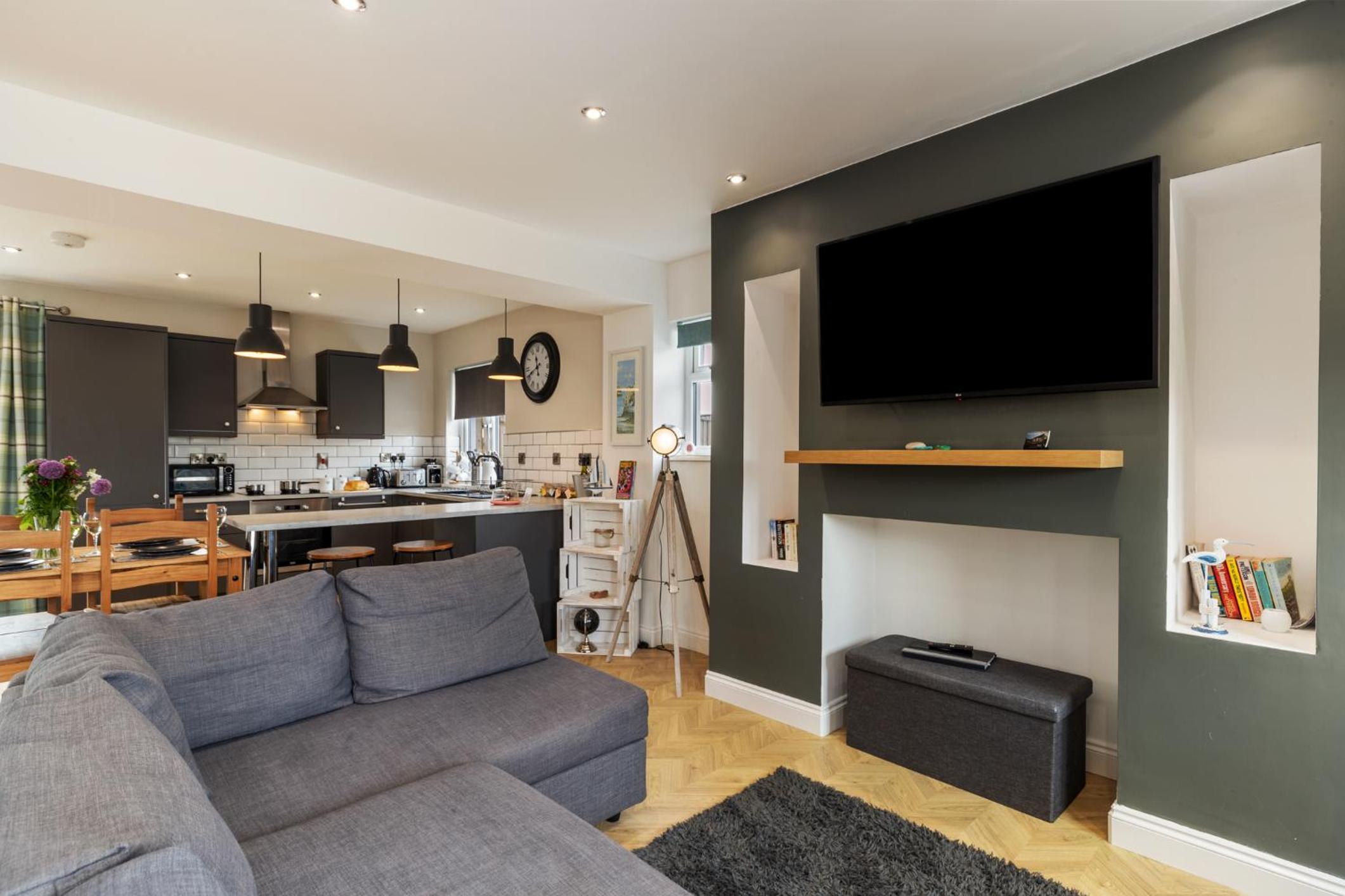 Two-Bedroom Cottage - Photo 7