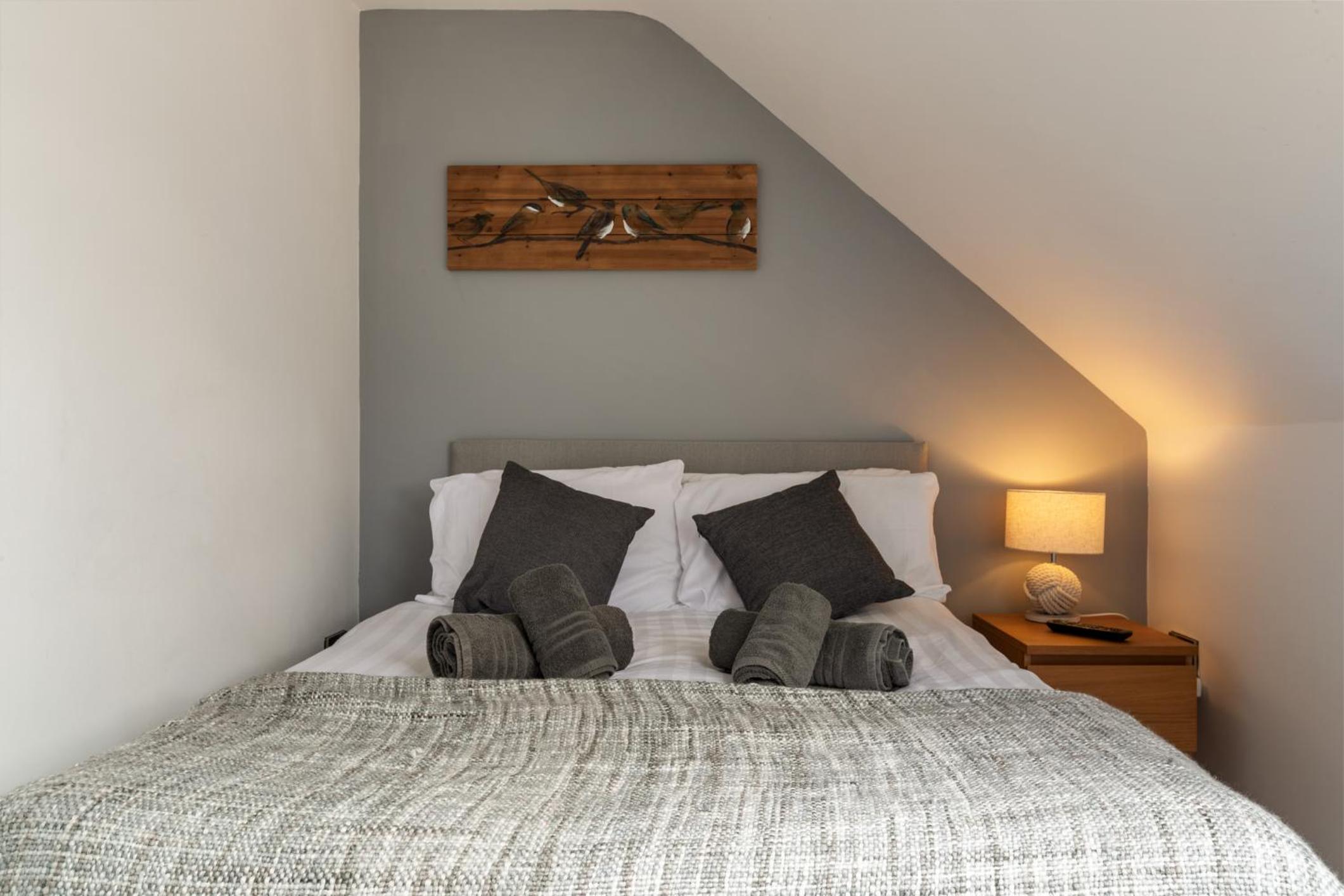 Two-Bedroom Cottage - Photo 25
