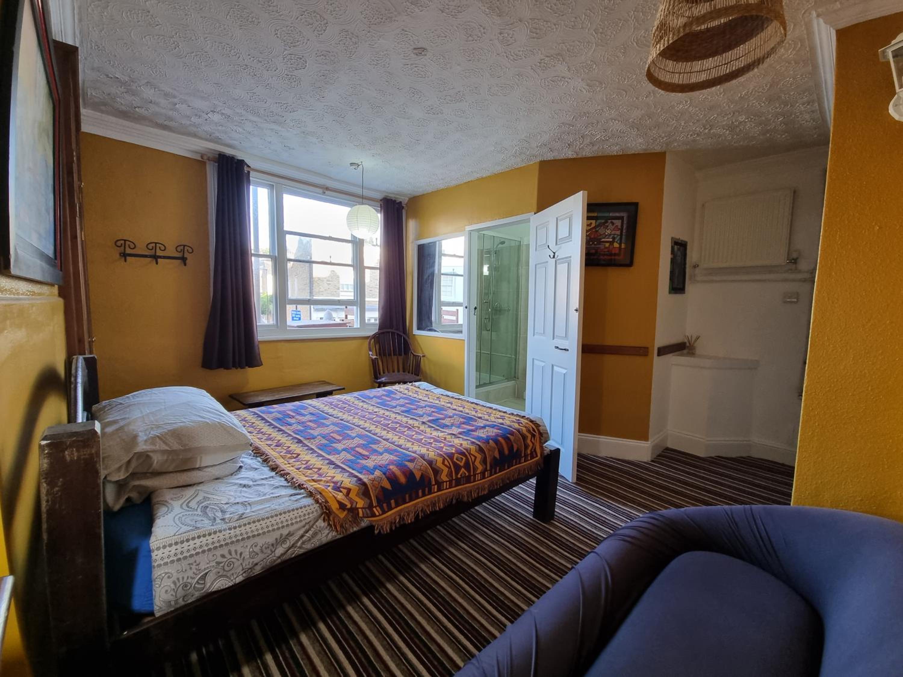 Double Room with Private Bathroom photo 1