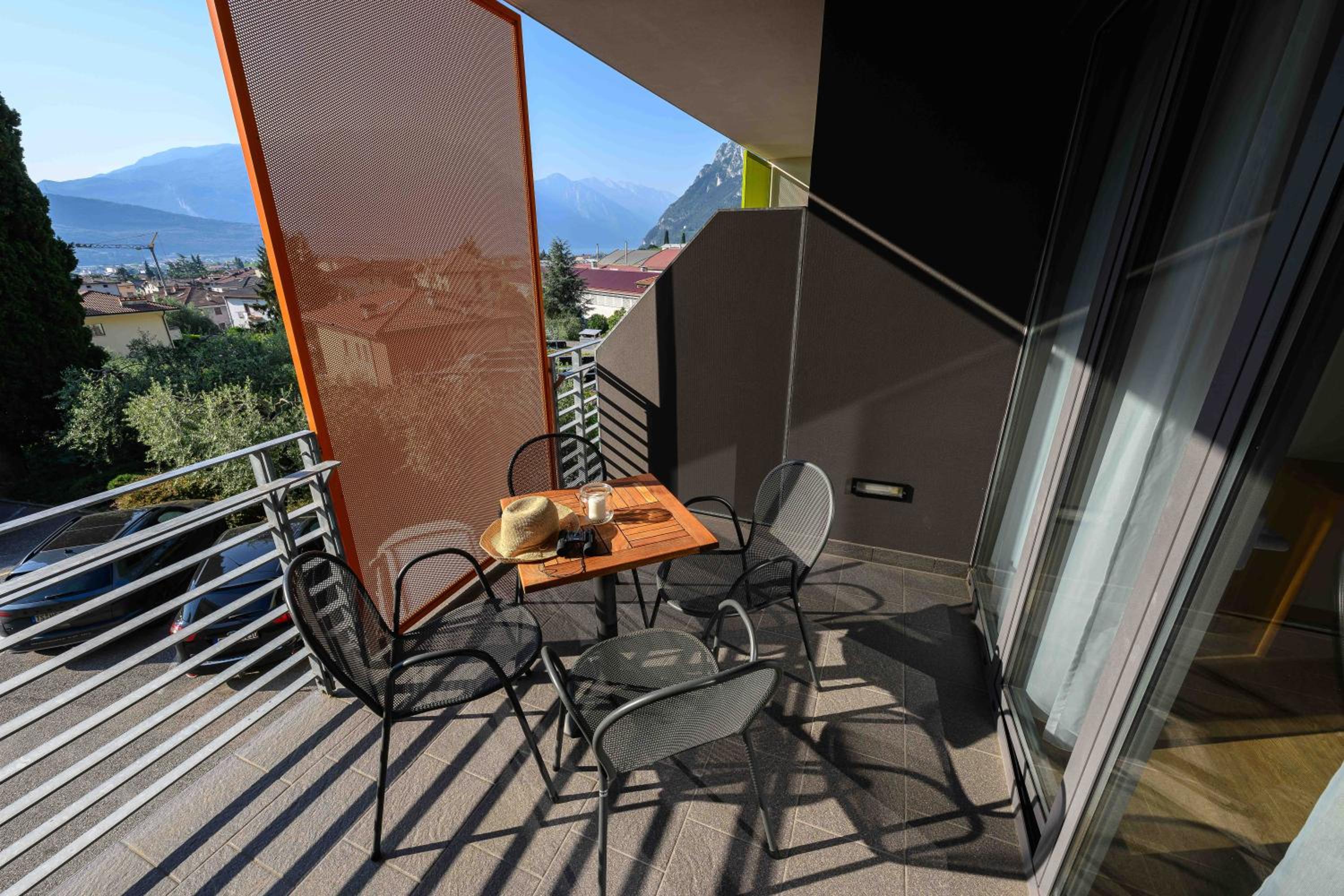 Comfort Double Room with Balcony and Lake View photo 2
