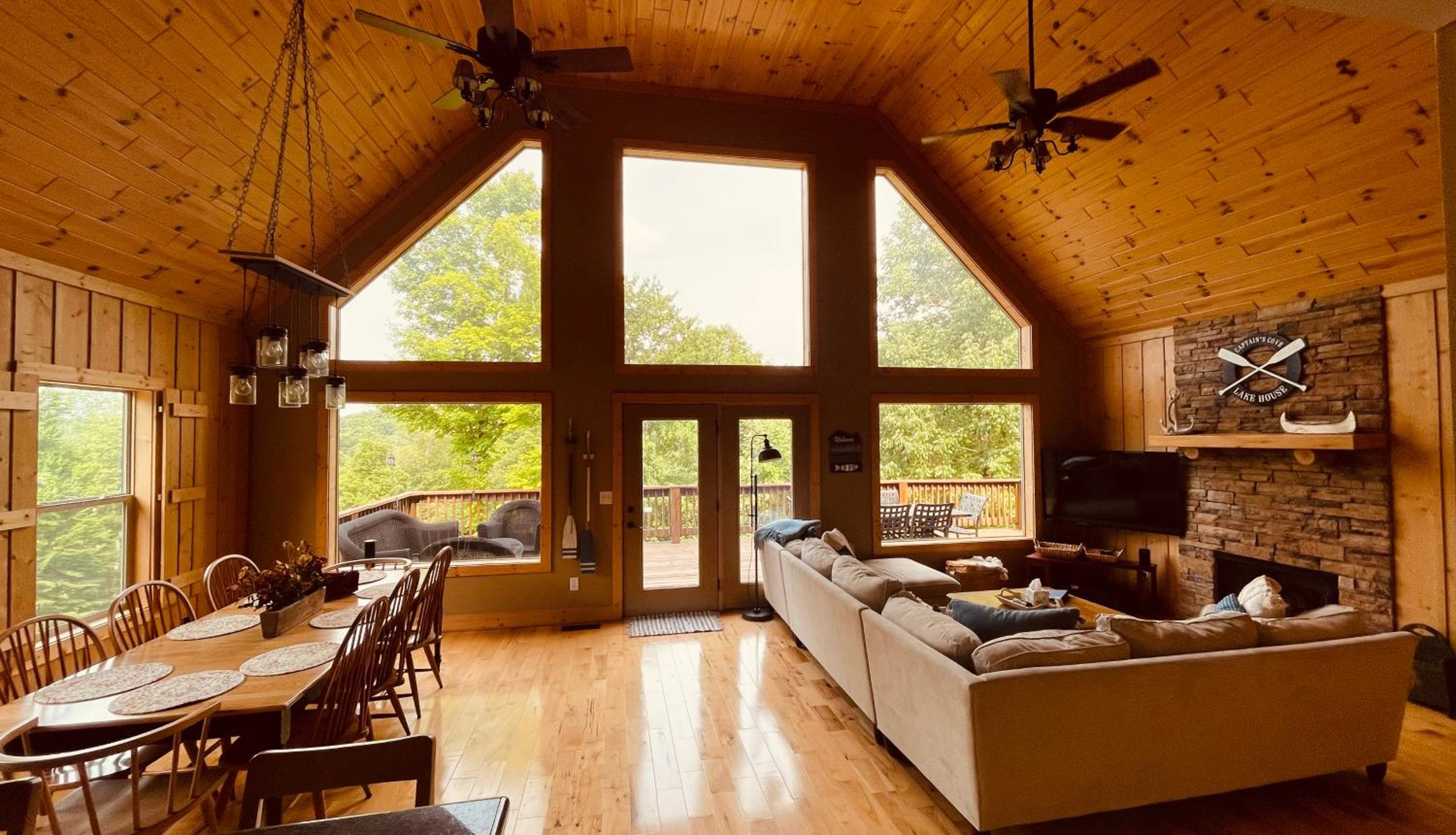 Five-Bedroom House photo 1