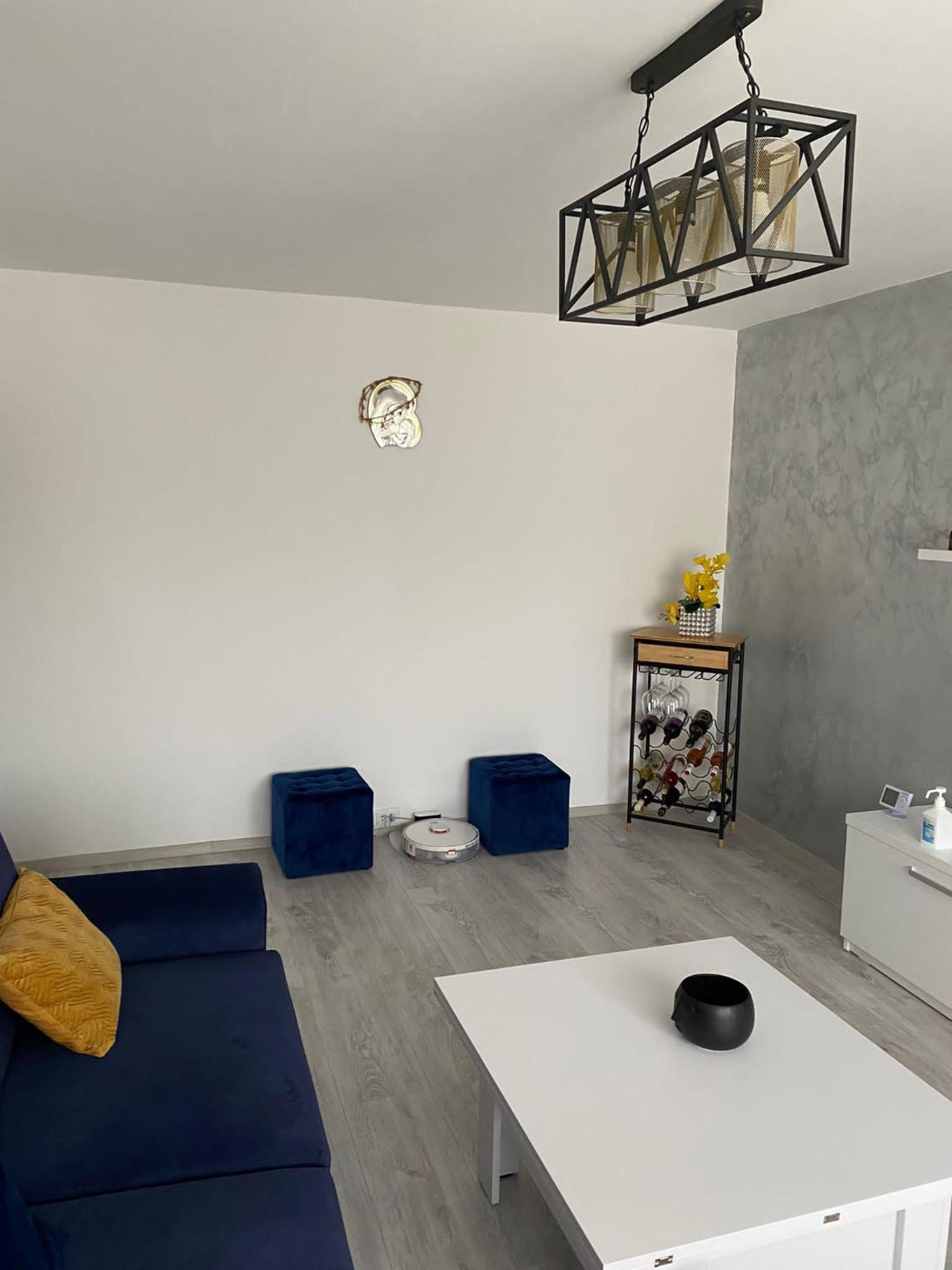 One-Bedroom Apartment - Photo 14